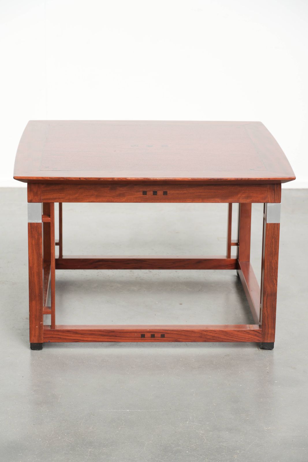 Vierkante salontafel in art deco stijl, Schuitema Decoforma photo Meubels