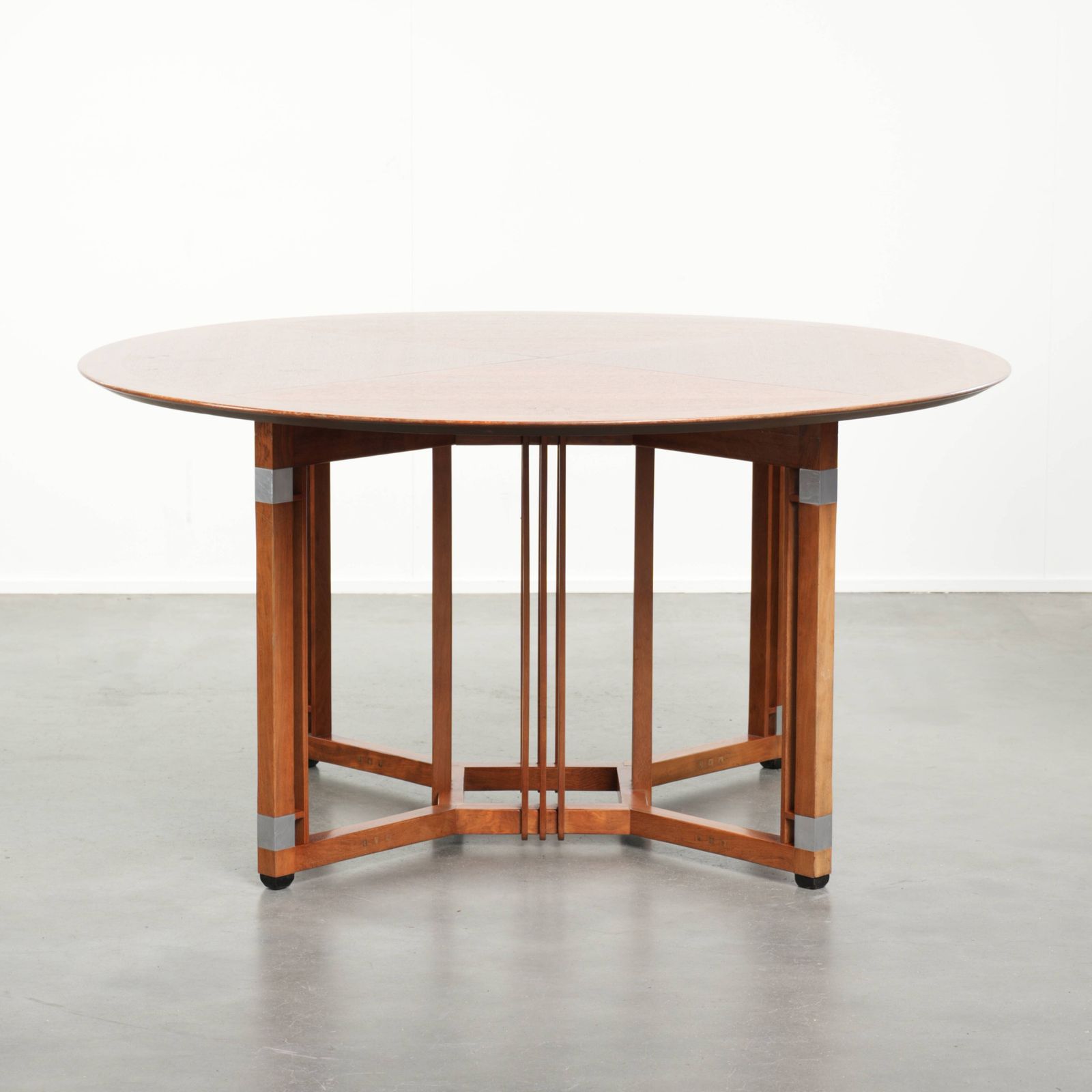 Round Art Deco Design Dining Table For 4 People