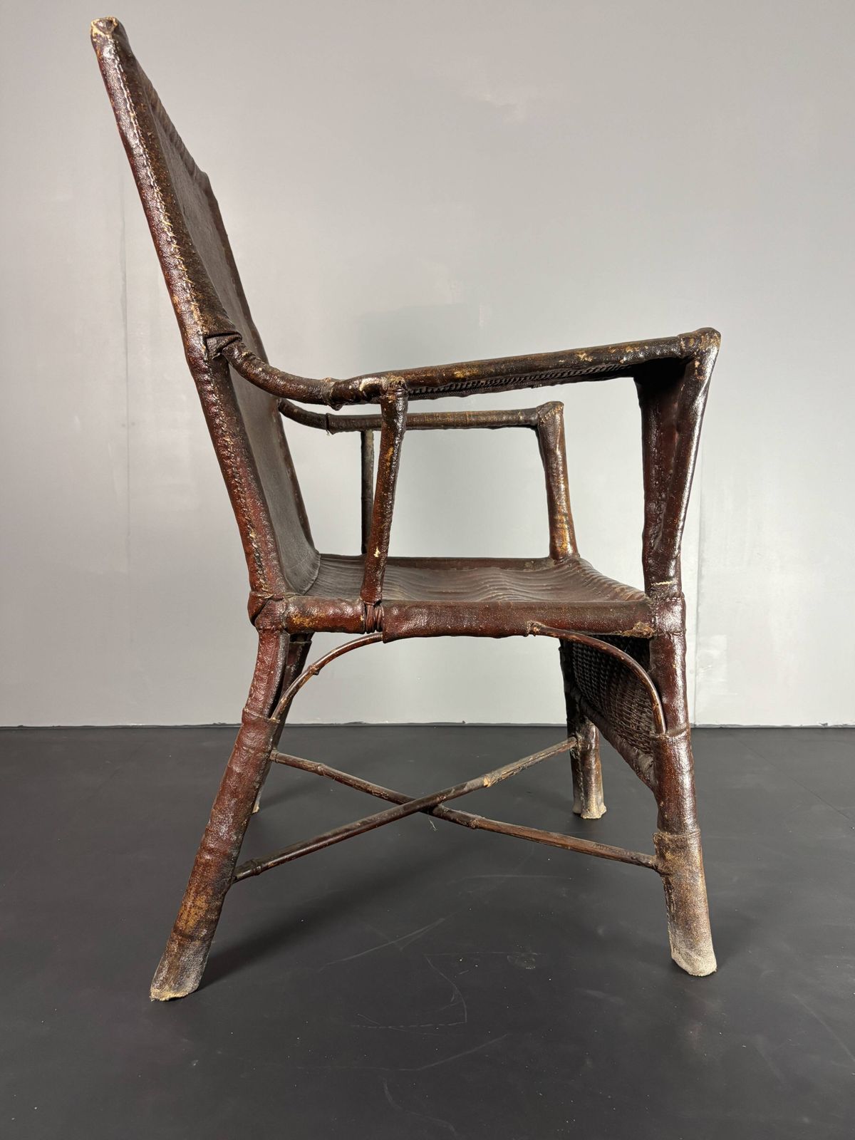 photo buy Fauteuil colonial Art Déco en rotin, revêtement en toile cirée, années 1920