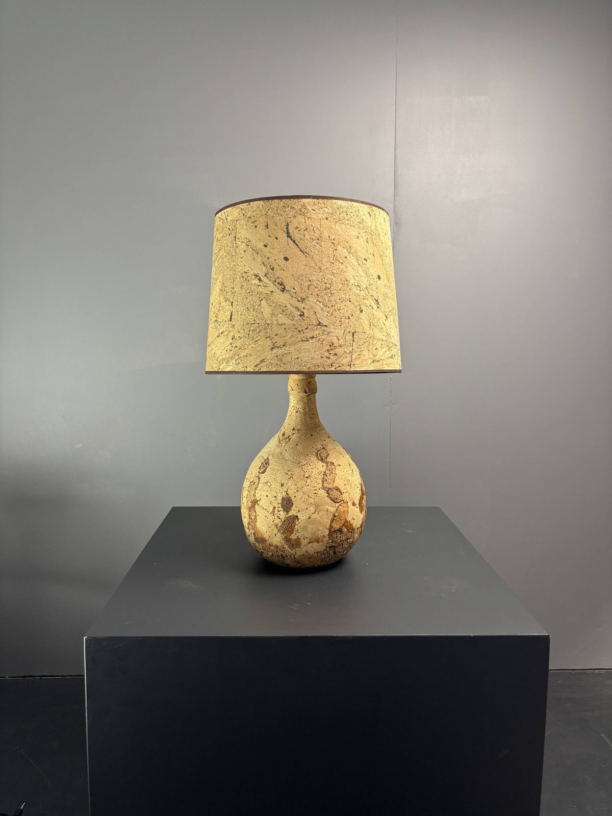 Lampe de table mid-century en liège, France, années 1960-1970 photo for sale