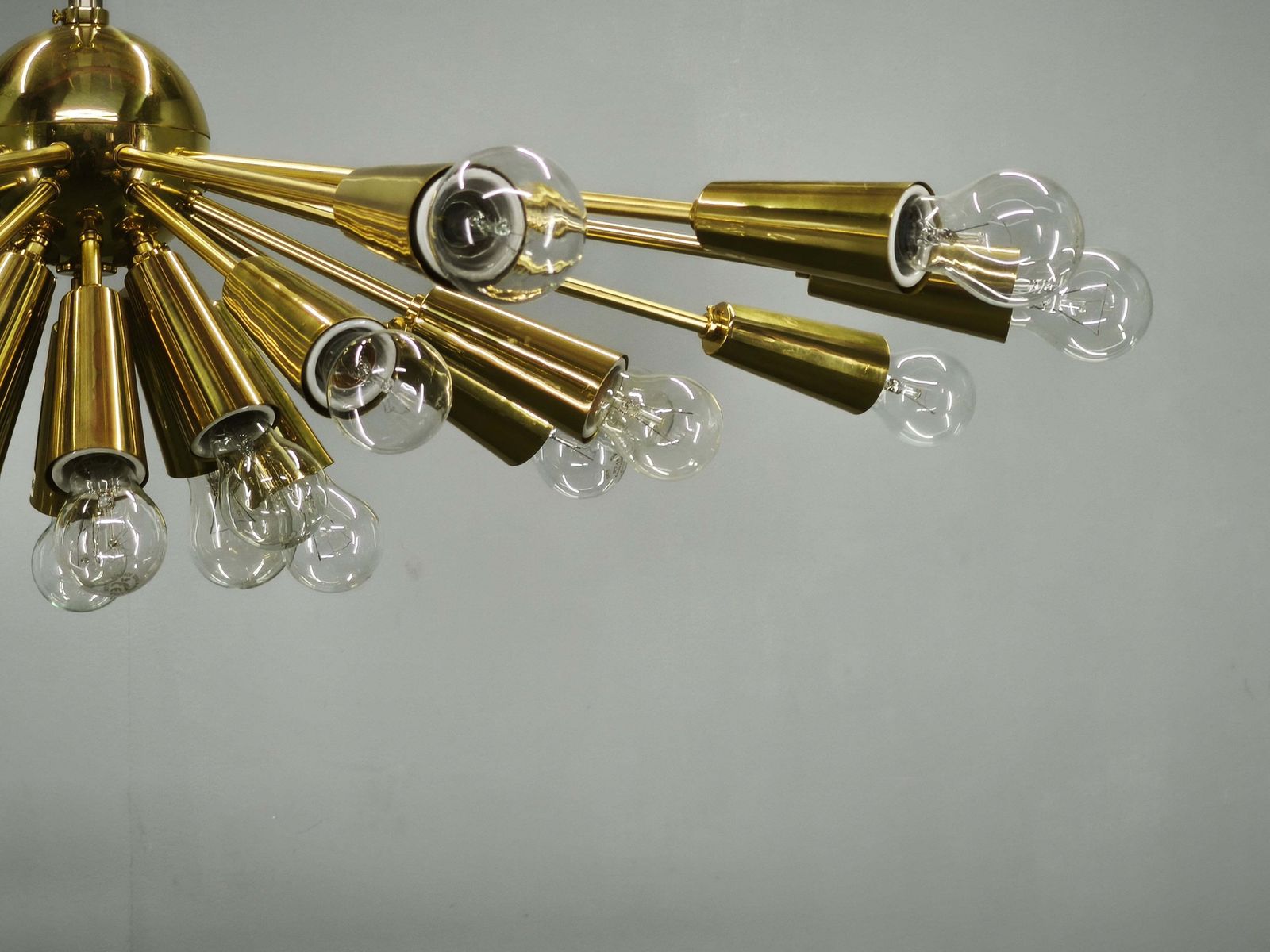 2818.0 Lustre Sputnik 28 lumières en laiton Kamenický Šenov, Tchécoslovaquie, années 1970 photo