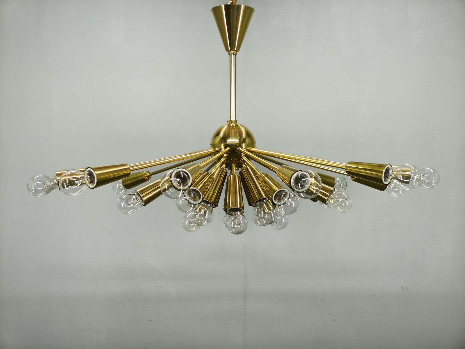 photo vintage Lustre Sputnik 28 lumières en laiton Kamenický Šenov, Tchécoslovaquie, années 1970