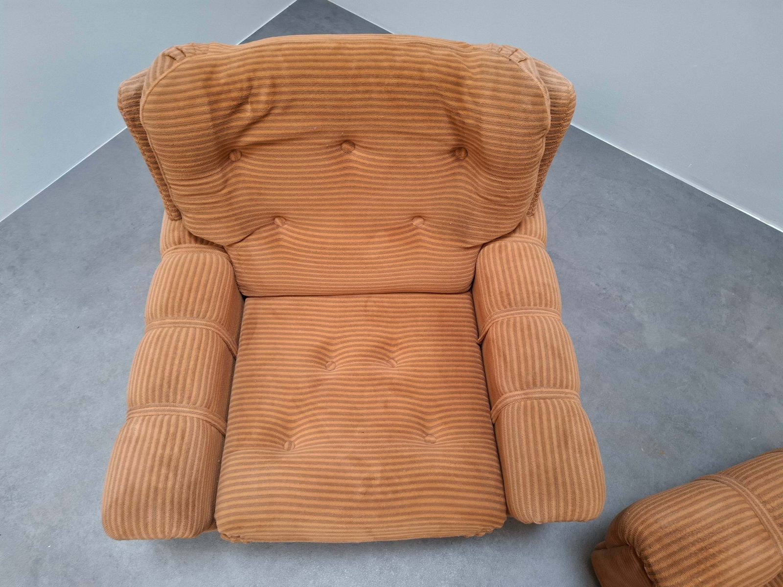 Paar Tsjechische TON-fauteuils, 1985, mid-century gestoffeerde lounge chairs photo vinterior