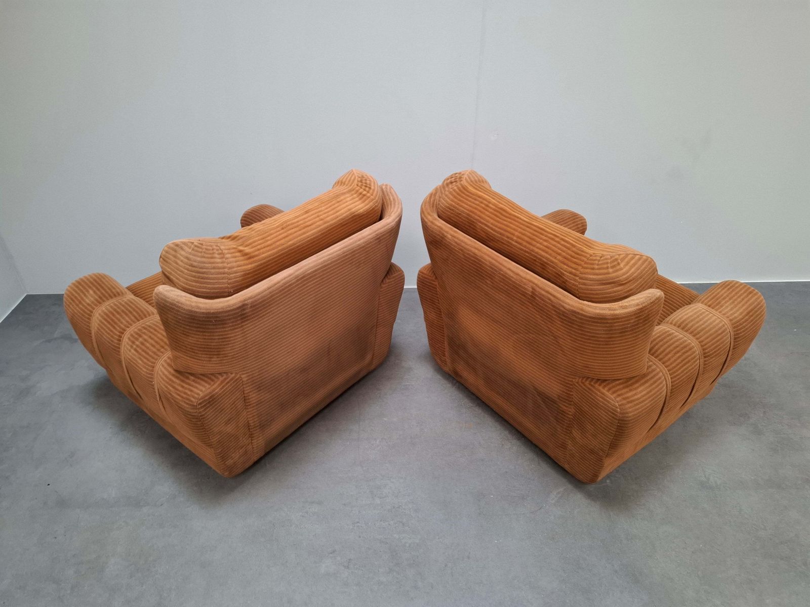 photo buy Paar Tsjechische TON-fauteuils, 1985, mid-century gestoffeerde lounge chairs