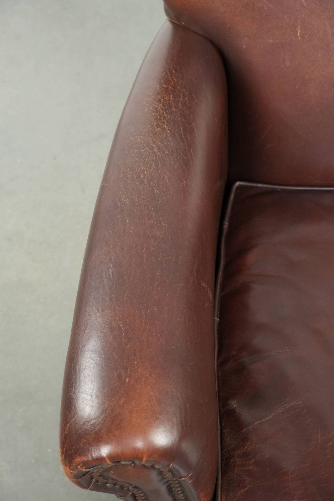 Comfortabele Schapenleren Fauteuil Met Karakter En Een Vleugje Elegantie photo buy