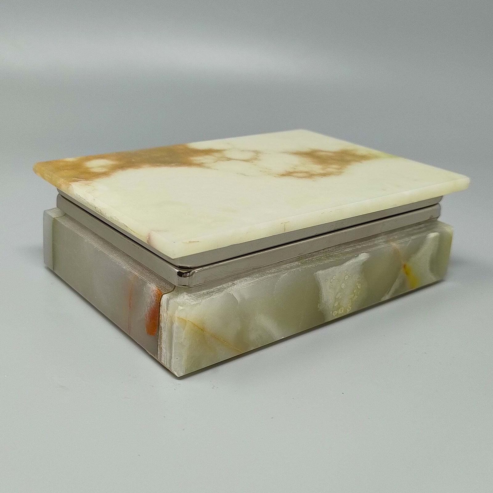 Ca. jaren 1960, bijzondere doos in onyx. Made In Italy photo furniture