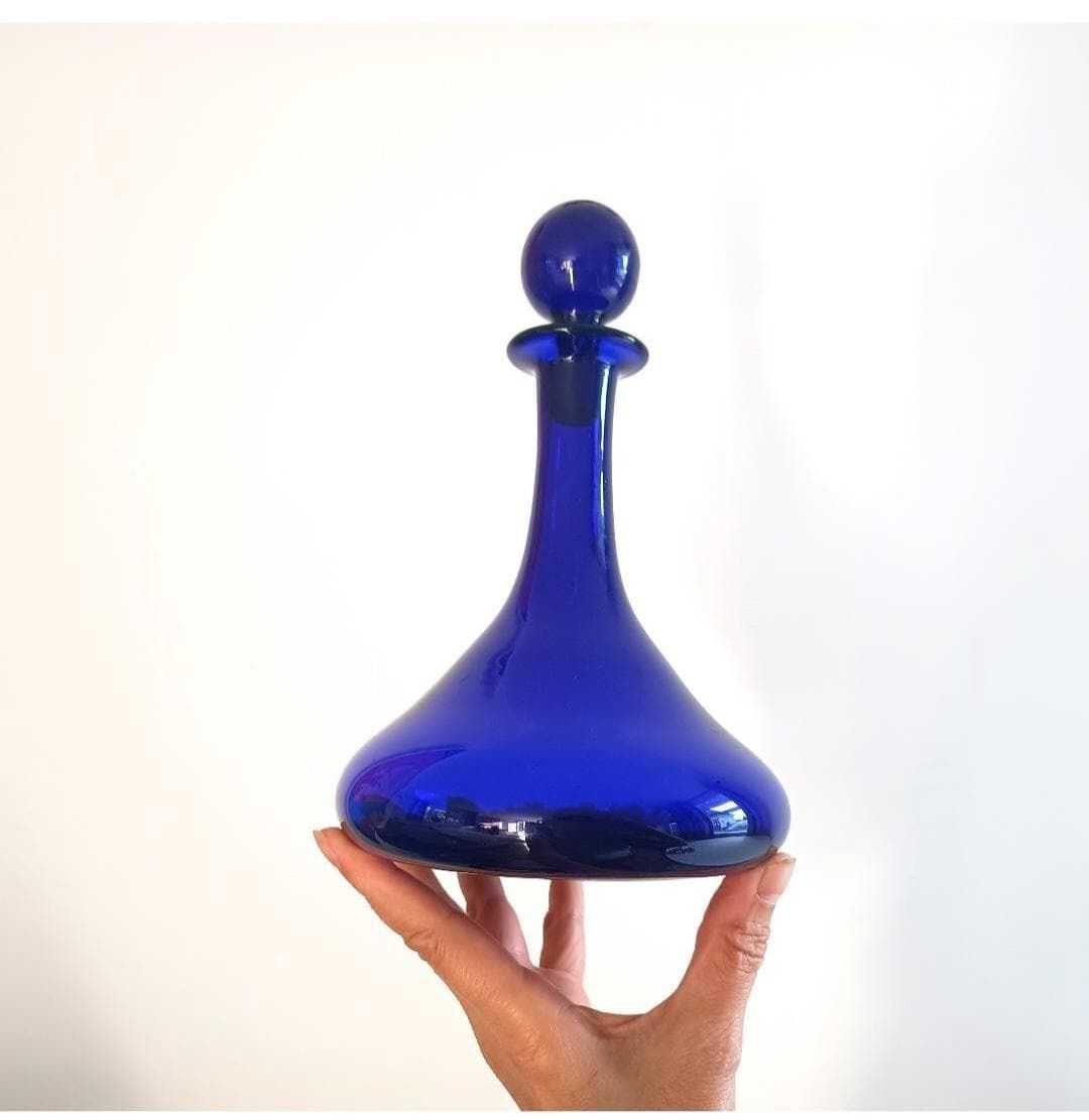 Antieke Engelse Bristol Blue individuele Mell-karaf, scheepsspirituossen- of ginfles / karaf photo furniture