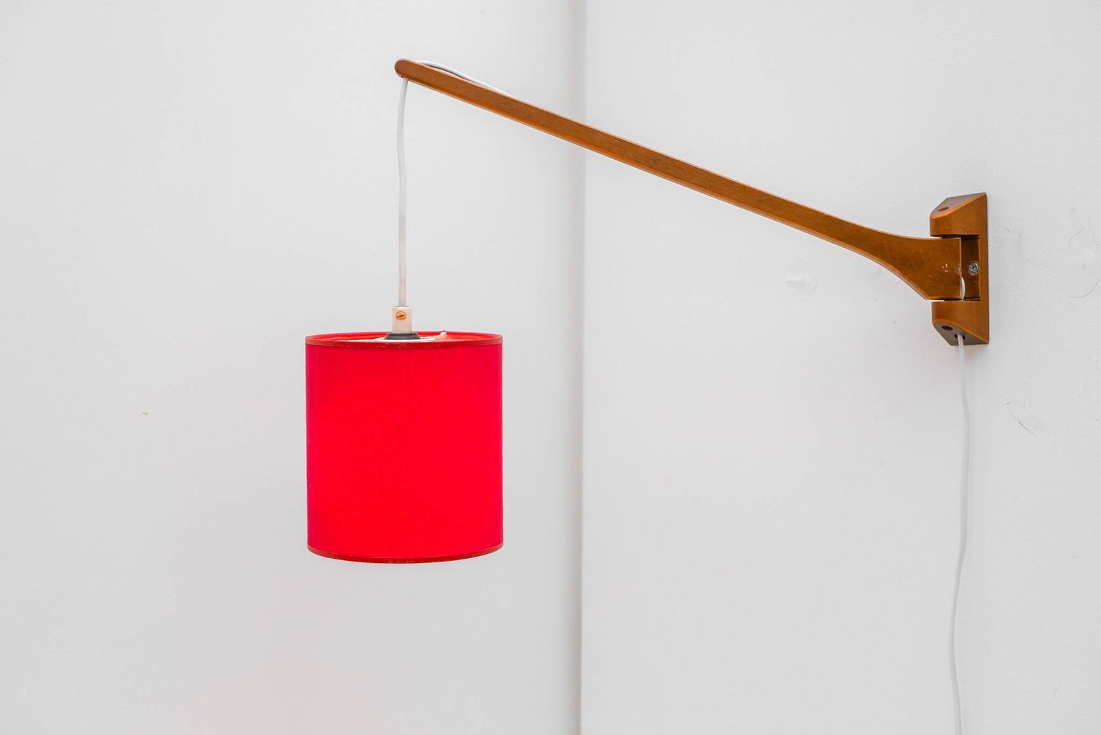 Applique murale scandinave mid-century modern, lampe à bras articulé en teck photo 315.0