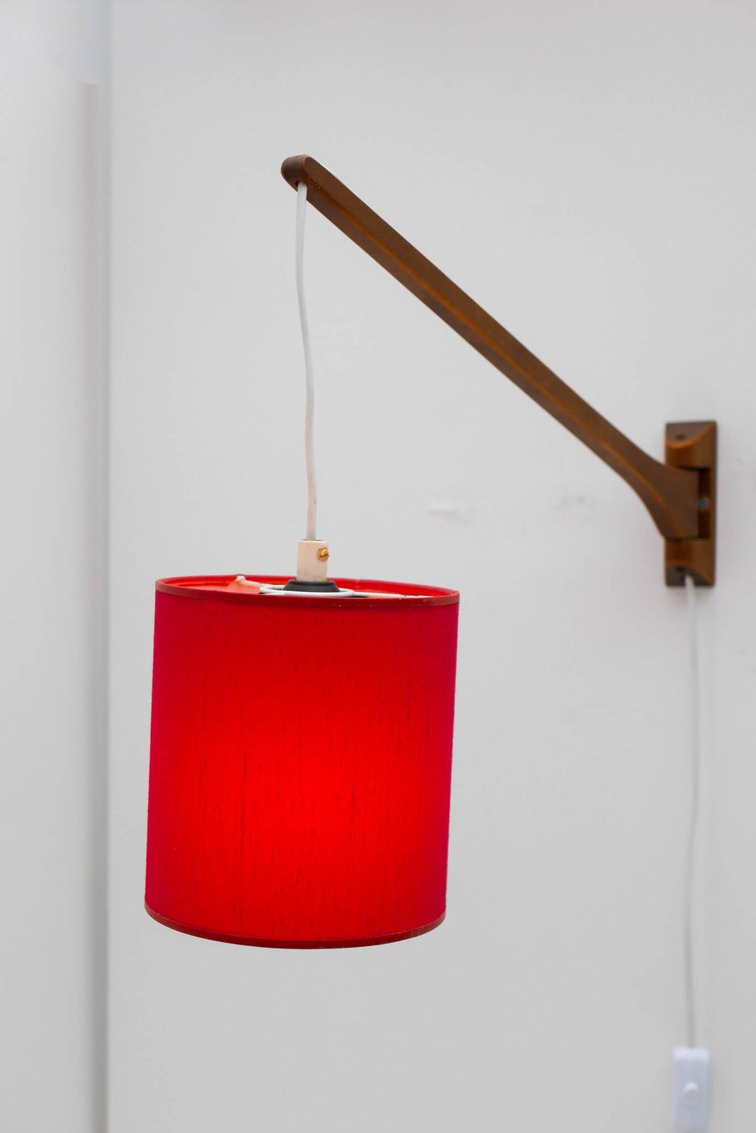 Applique murale scandinave mid-century modern, lampe à bras articulé en teck photo buy