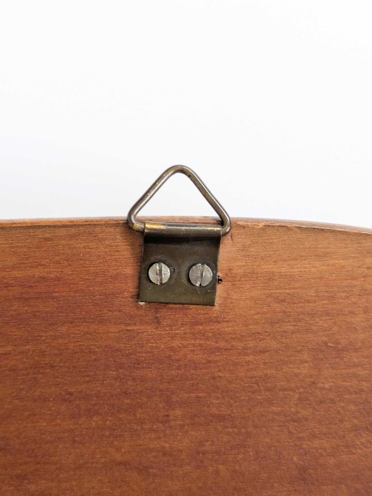 106.0 Antiek handgesneden houten brievenrek, folk art, wandmontage, tijdschriftenhouder, kantooropberger photo