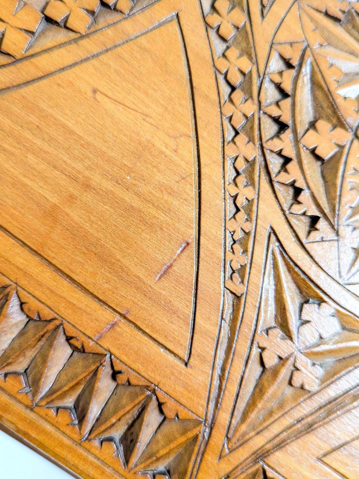 photo vintage Antiek handgesneden houten brievenrek, folk art, wandmontage, tijdschriftenhouder, kantooropberger