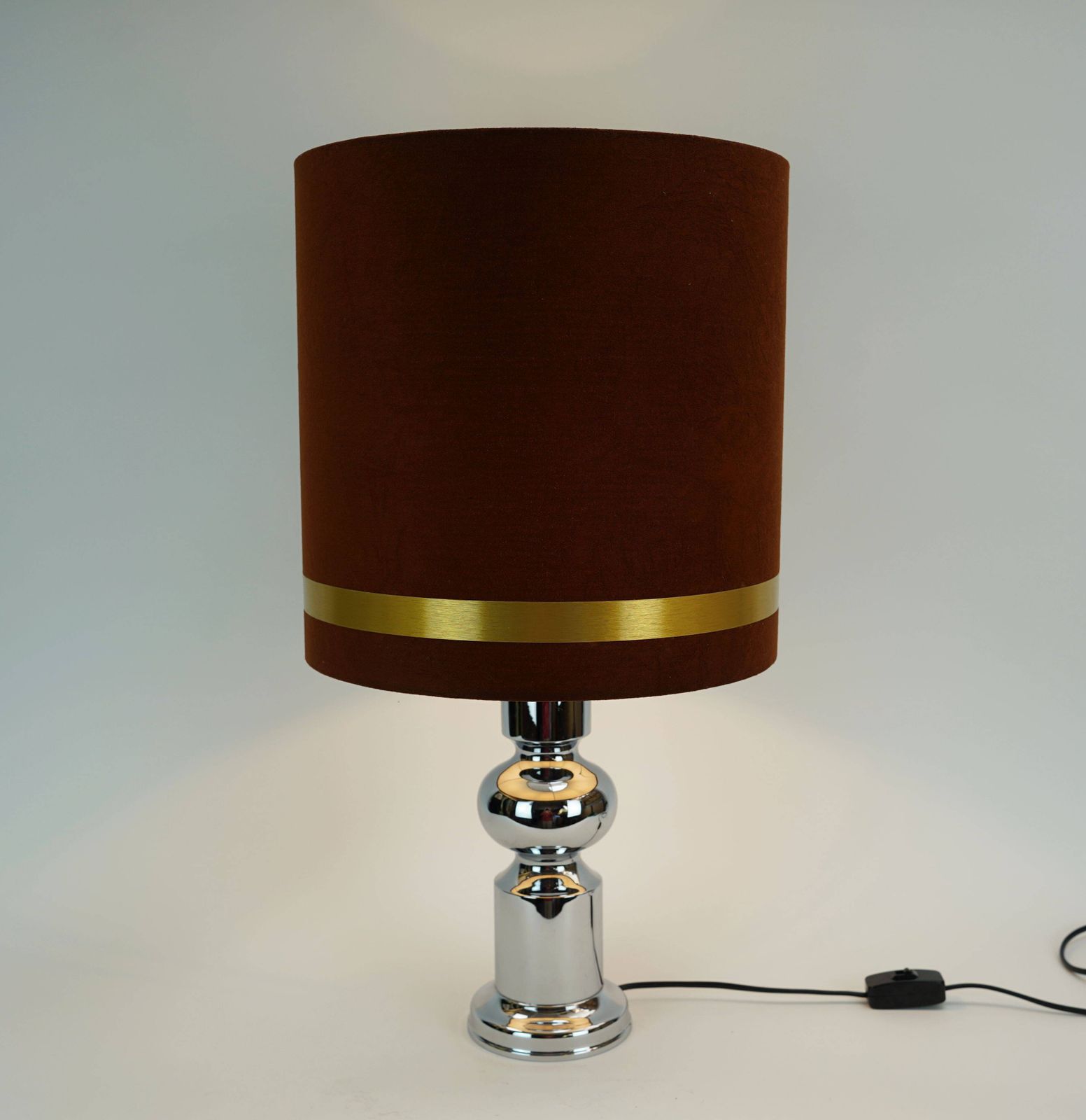 Lampe de table Aro Leuchten, base en chrome, abat-jour en velours brun, années 1970 photo vintage