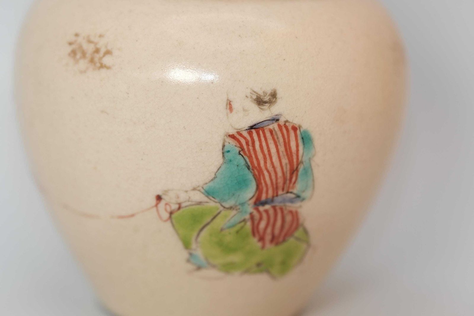 photo buy Antiek Japans Satsuma-stijl gemberpotje | Handgeschilderd aardewerk met craquelé glazuur | Meiji Taisho periode Aziatische kunst