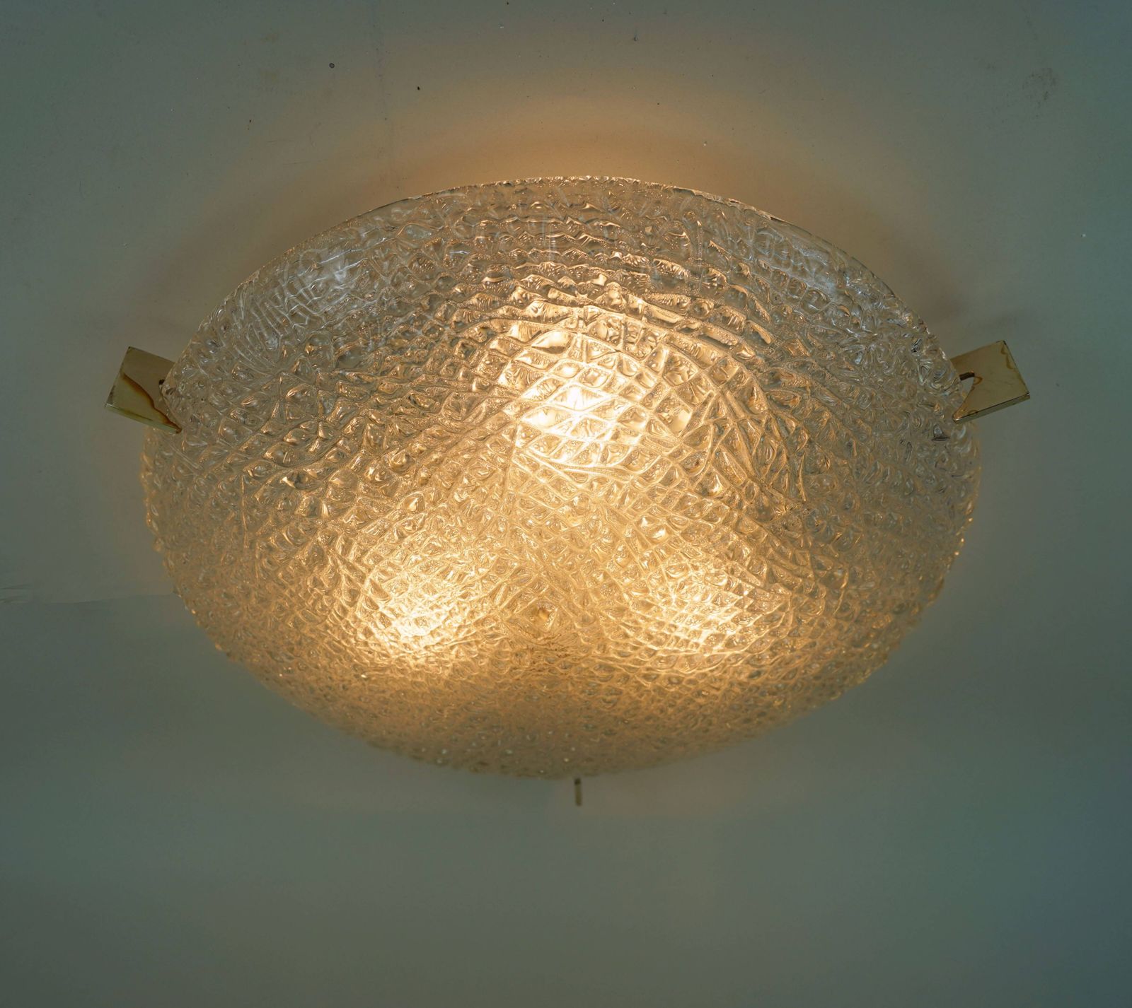 photo vintage Vintage Kaiser Ice Glass Plafondlamp Opbouw 60/70's Reliëfoppervlak