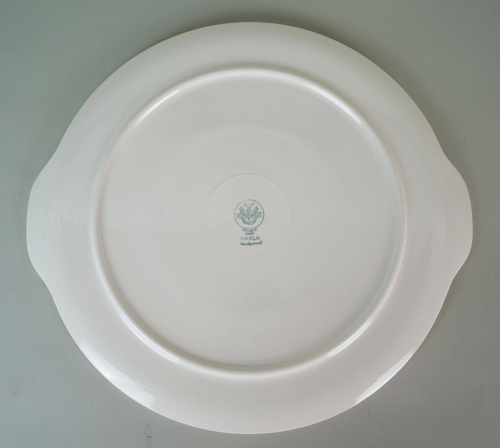 Zeldzame Villeroy & Boch taartschaal ca. jaren 1950 met handgeschilderd 'Karl'-decor photo vinterior