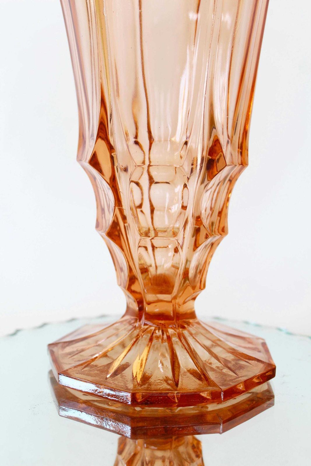 Grote art deco vintage glazen vaas, roze rosaline kunstglas, persglas, geometrisch, bloemenvaas, 25 centimeter hoog, tulpenvaas photo 54.0