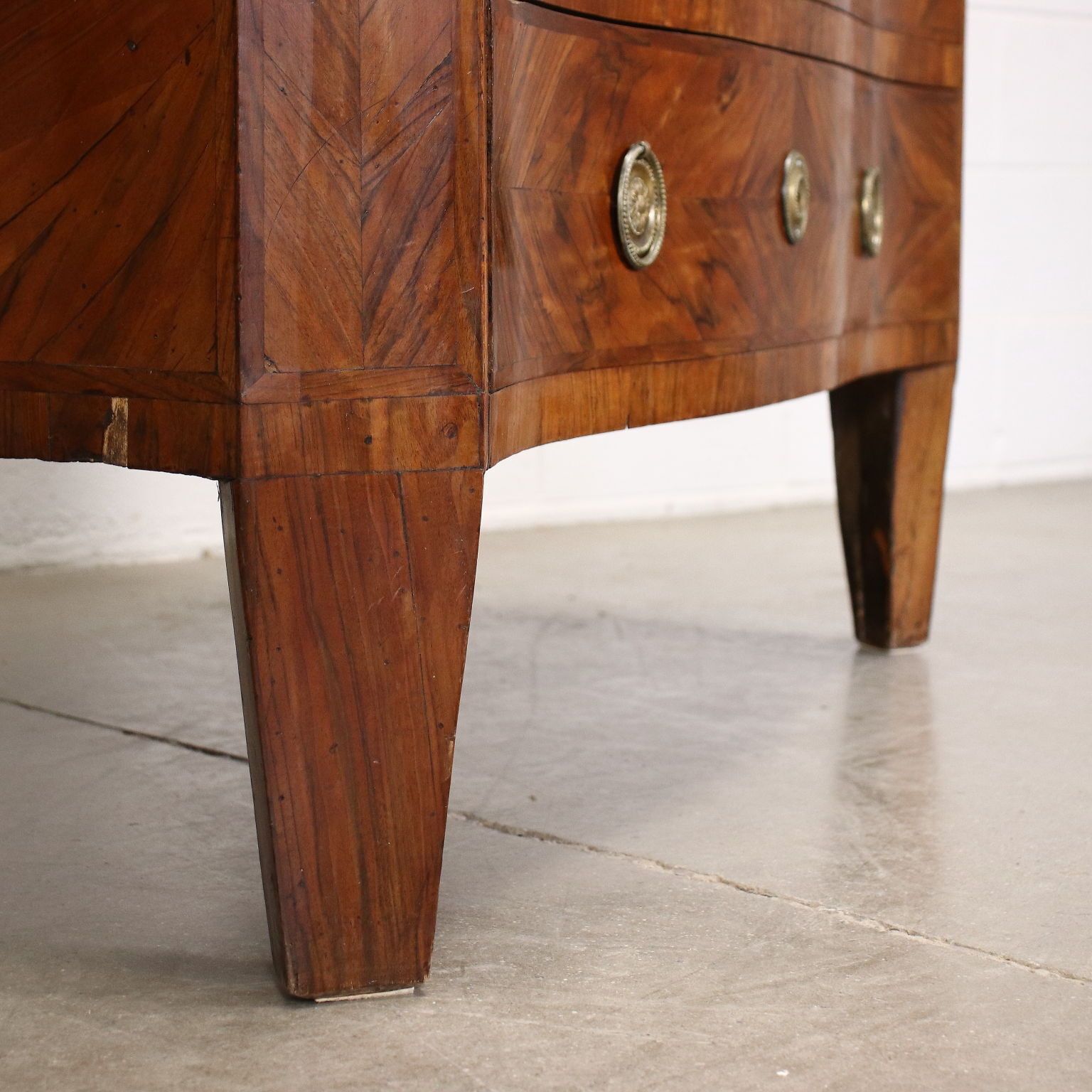 photo furniture Neoklassieke Ladekast Walnoot Italië 18e Eeuw