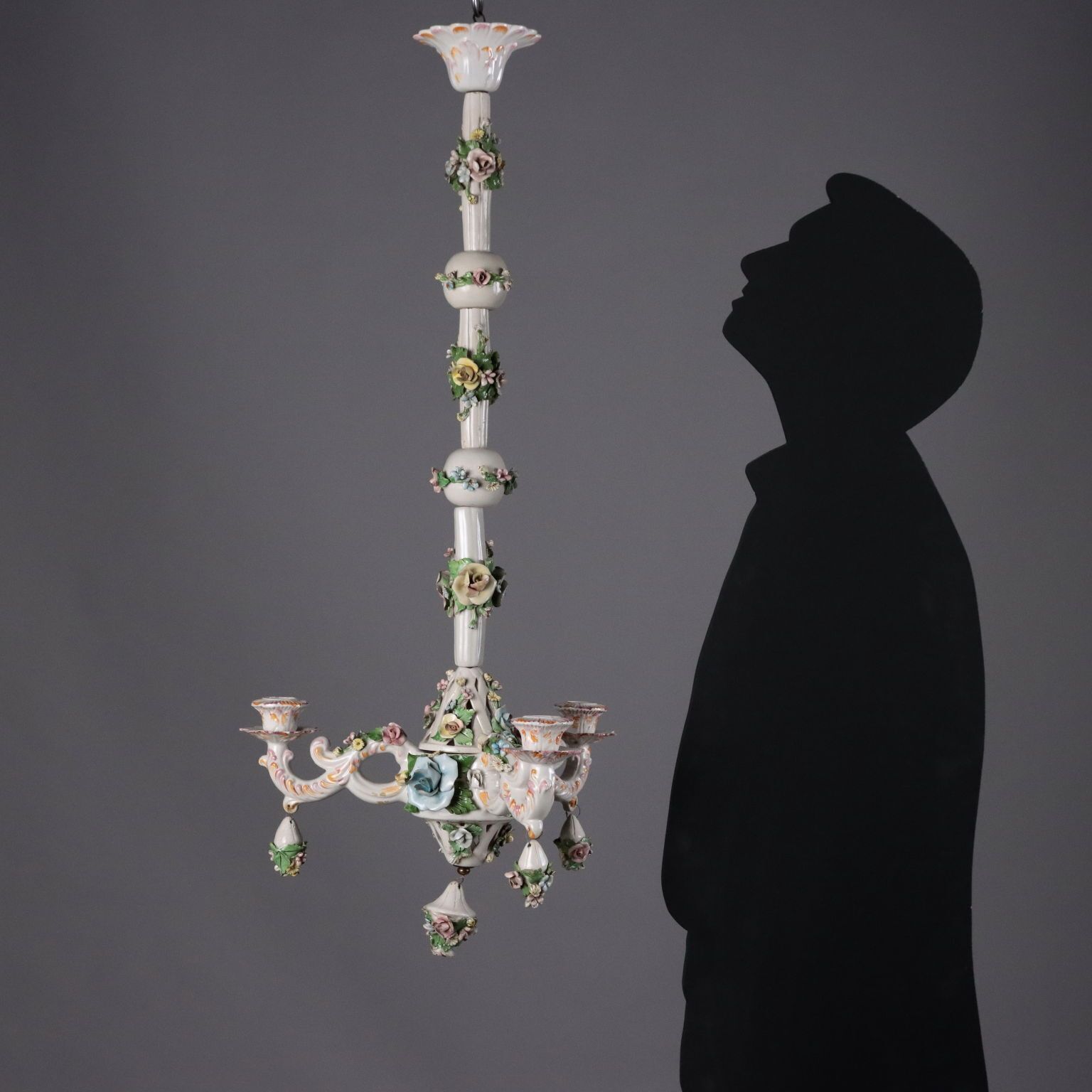 Antieke 3-lichts kroonluchter, porseleinen Capodimonte, Italië, 20e eeuw photo furniture