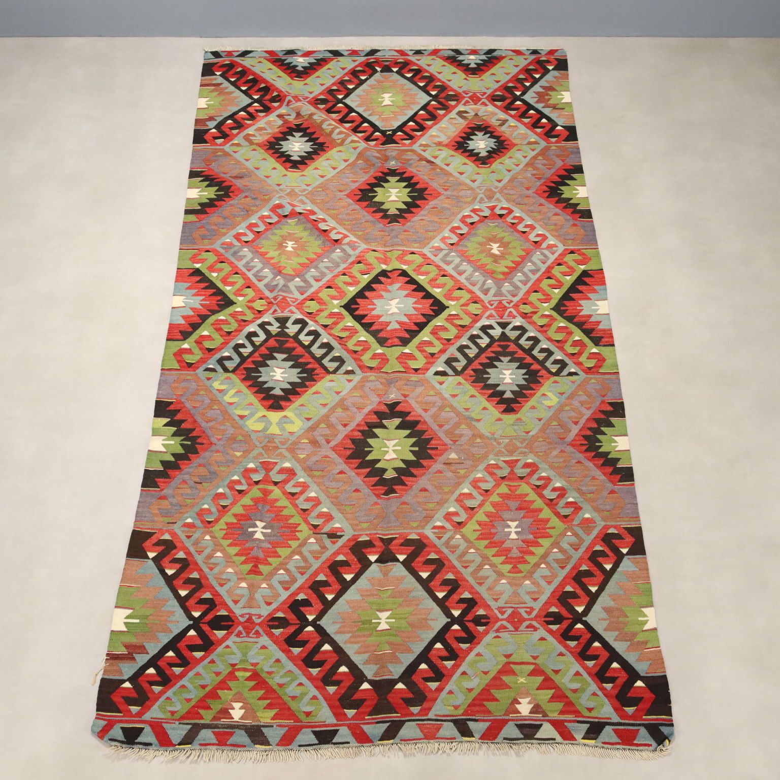 Tapis kilim d'époque en coton et laine, nœud fin, 126 x 63 in photo for sale