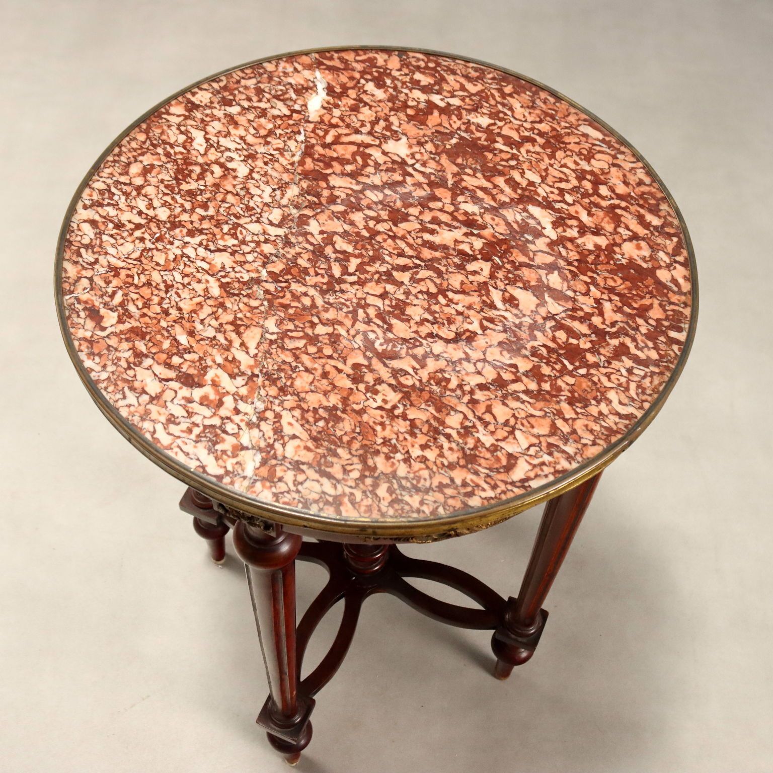 Mobilier Petite table d'époque en acajou et marbre, Italie, XXe siècle photo