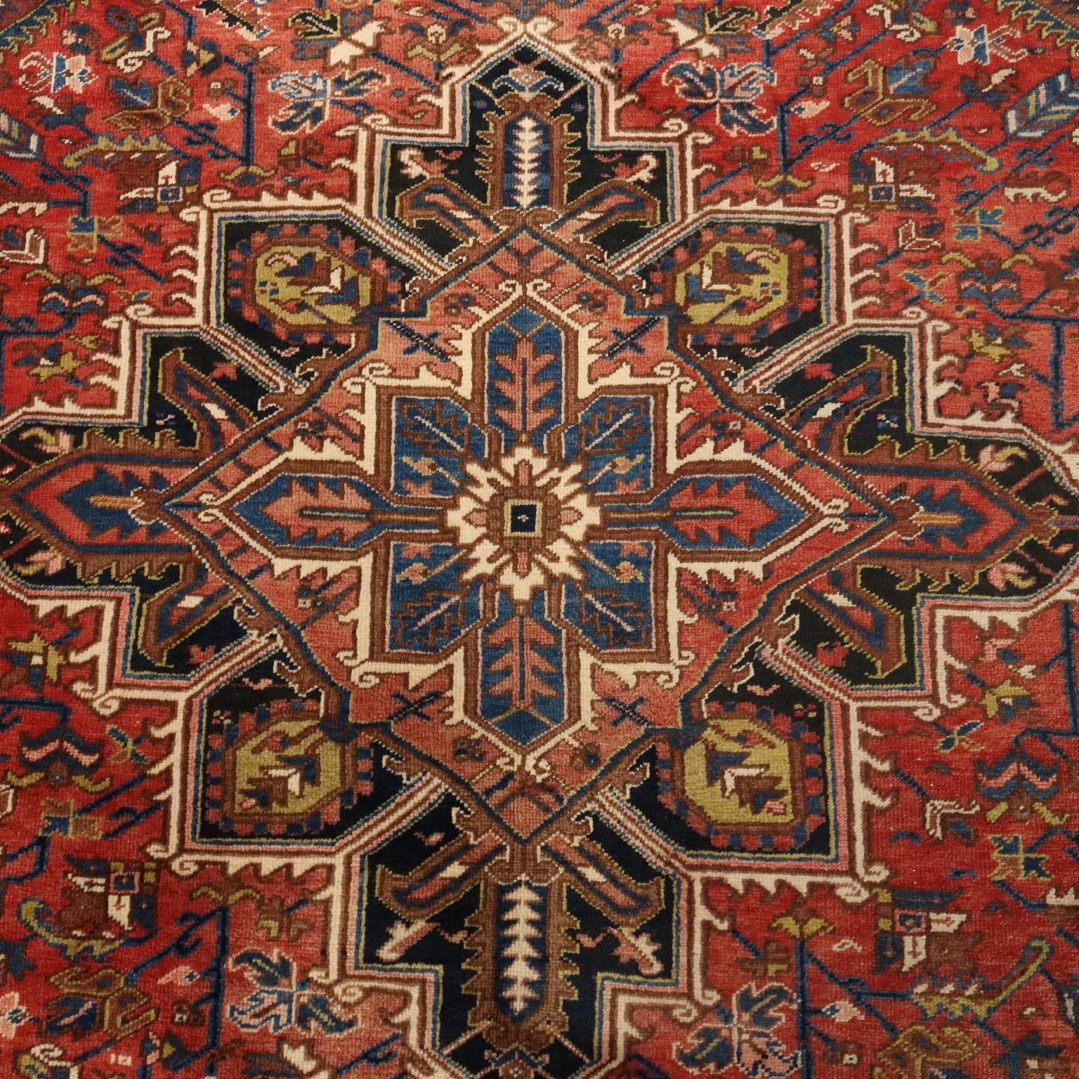 Tapis d'époque Heriz en coton et laine, gros nœuds, 127 x 90 in photo Textiles