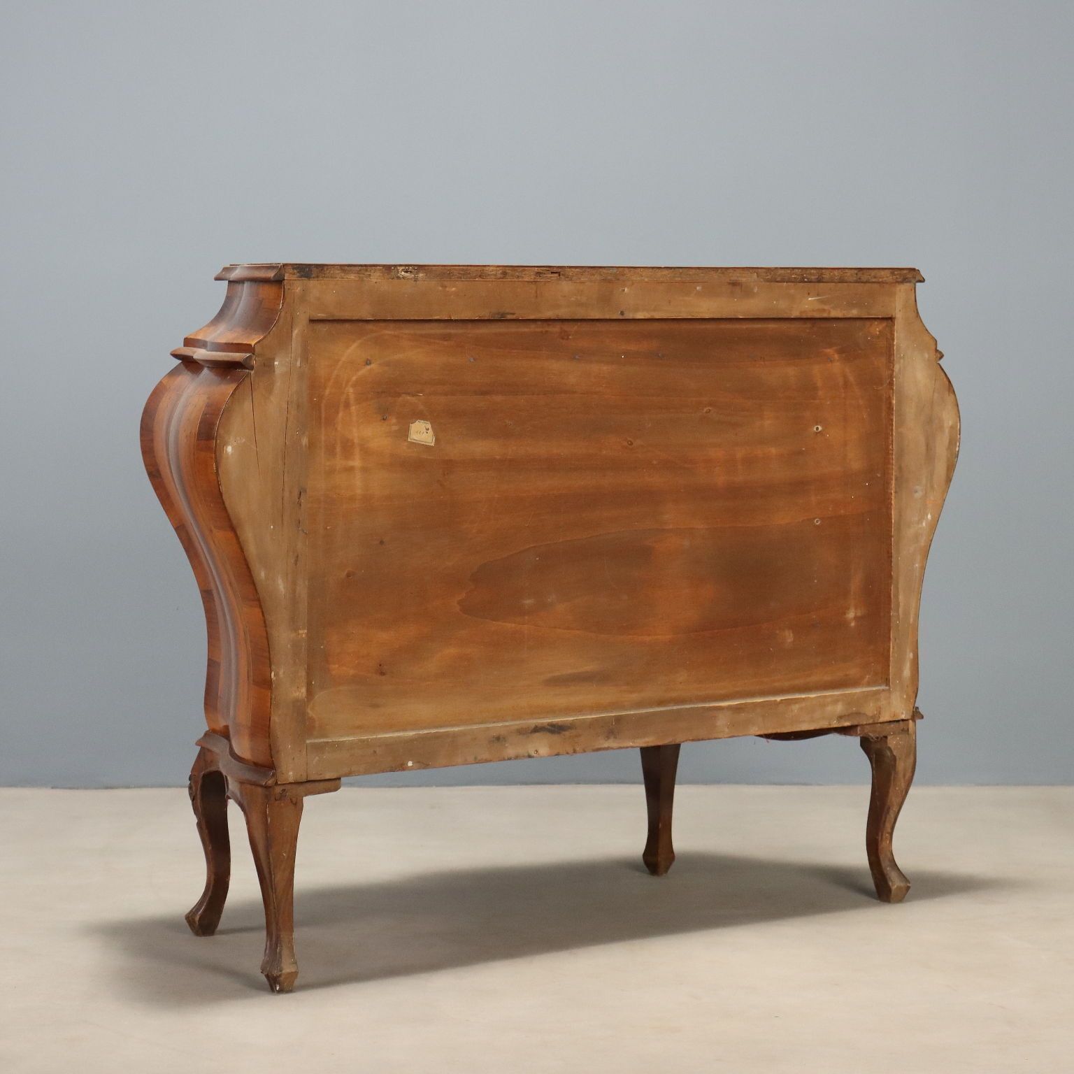 640.0 Commode de style Chippendale en bois, Italie, XXe siècle photo