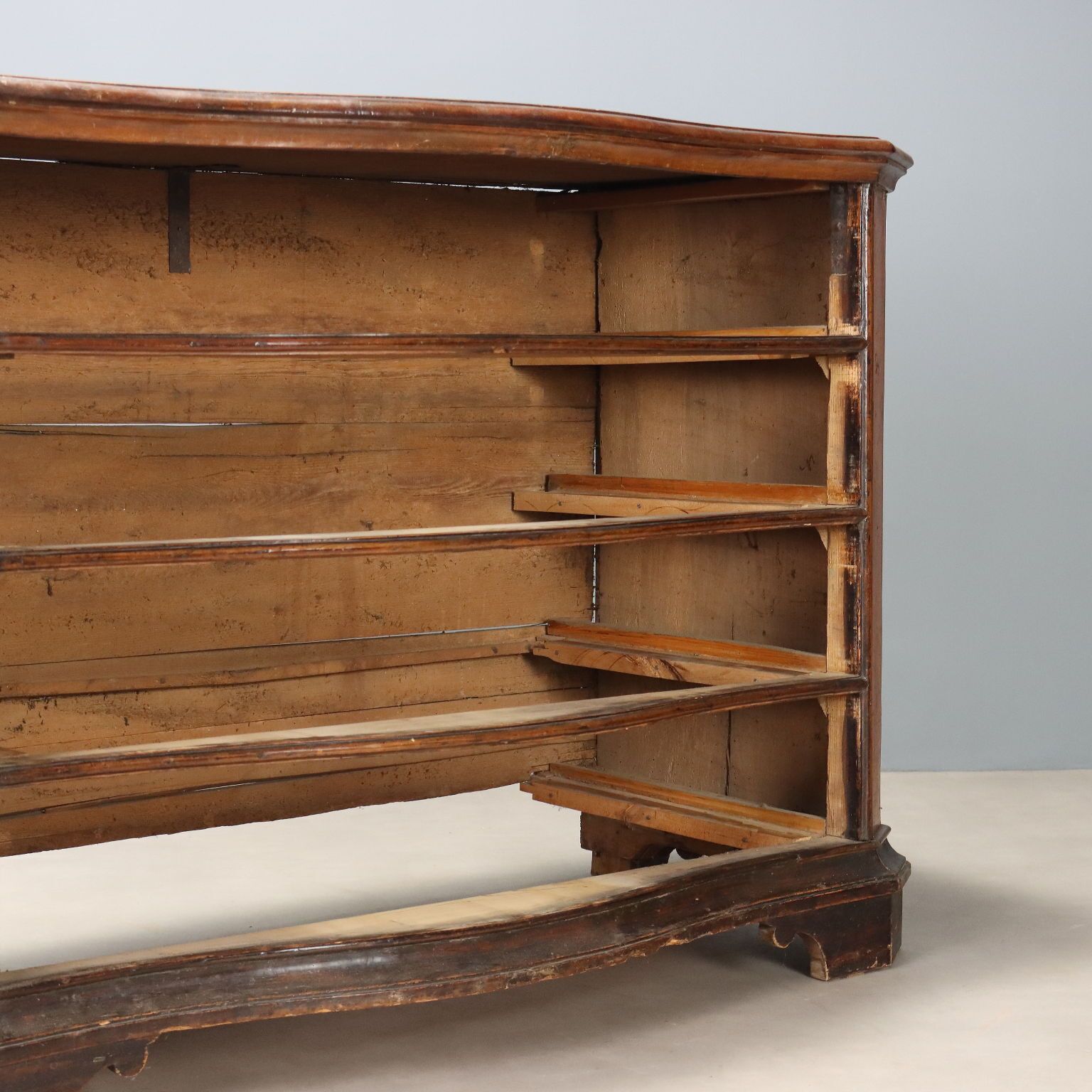 photo furniture Ladekast Barok Walnoot Wortelnoothout Italië XVII Eeuw