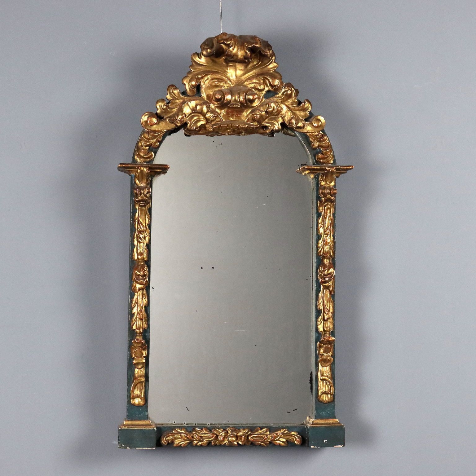 Miroir d'époque en bois sculpté, doré et laqué, Italie, XIXe siècle