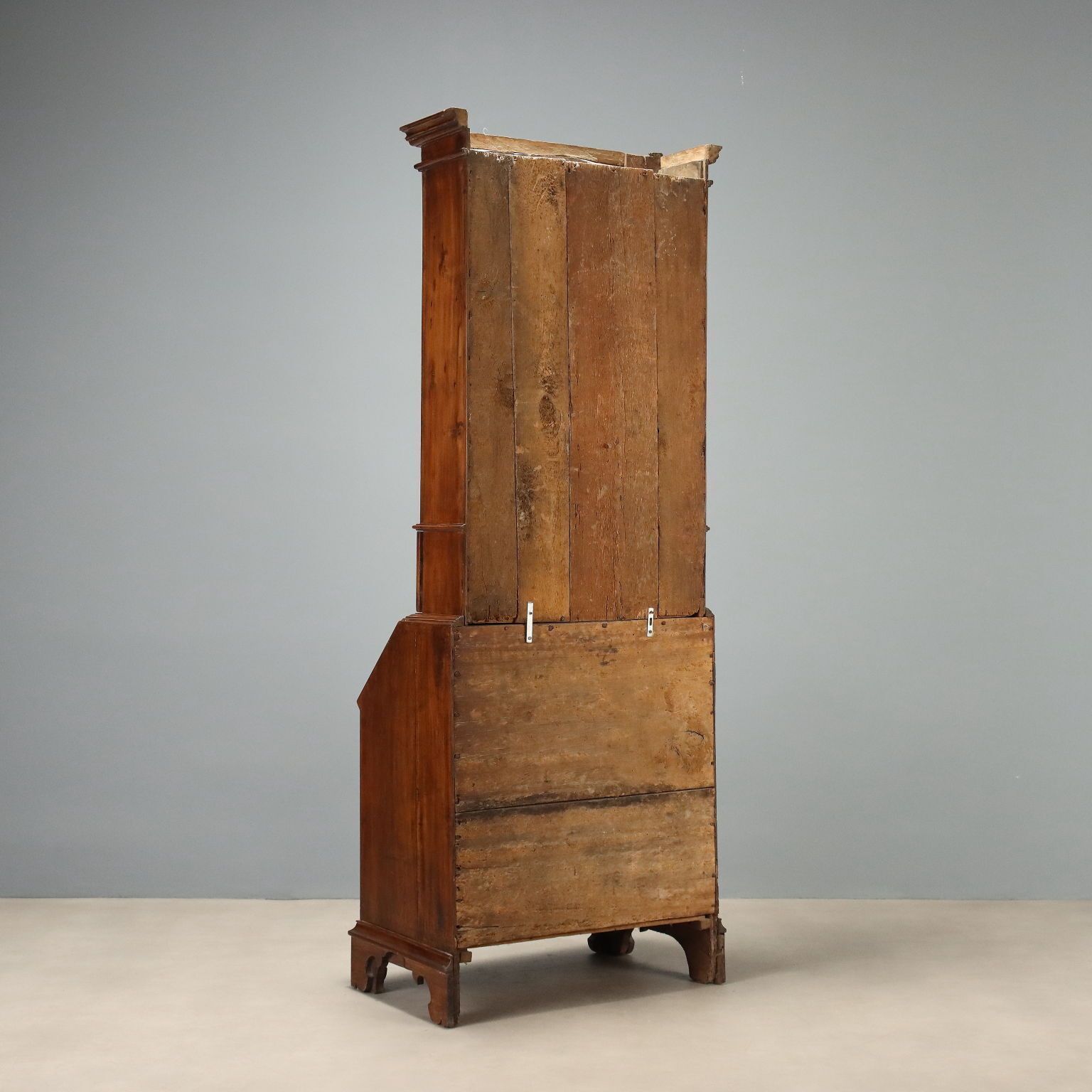 photo buy Trumeau d'époque en noyer et loupe de noyer, bronze, Italie, XVIIIe siècle
