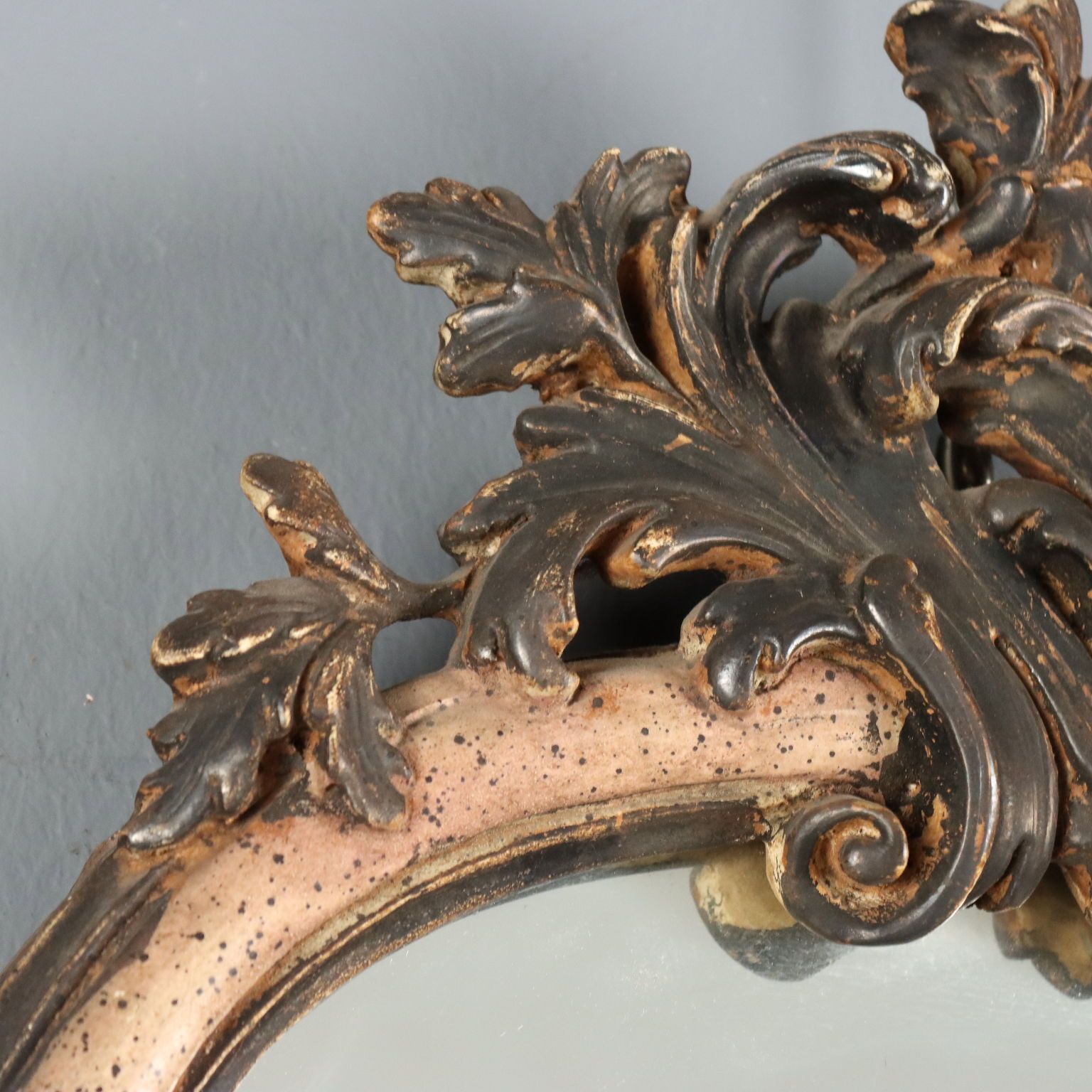 Miroir d'époque en bois sculpté et laqué, Italie, XXe siècle photo 450.0