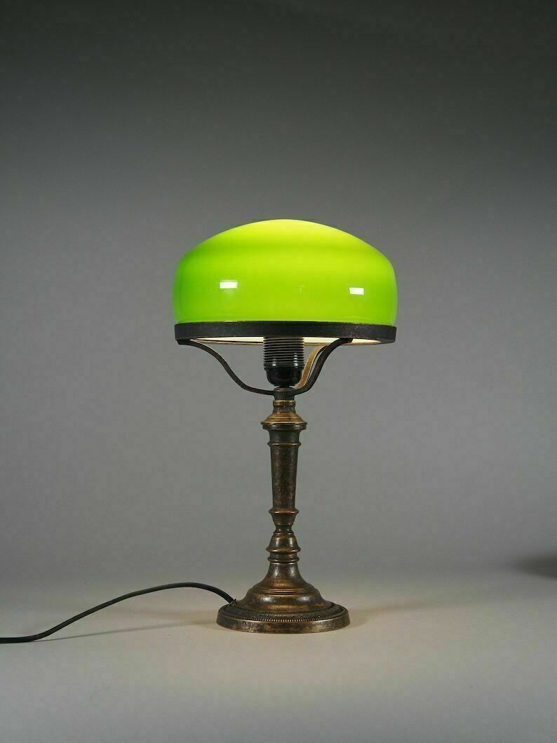 Banker’s Lamp – Green Glass Shade, Adjustable Height – Vintage Desk Lamp photo for sale