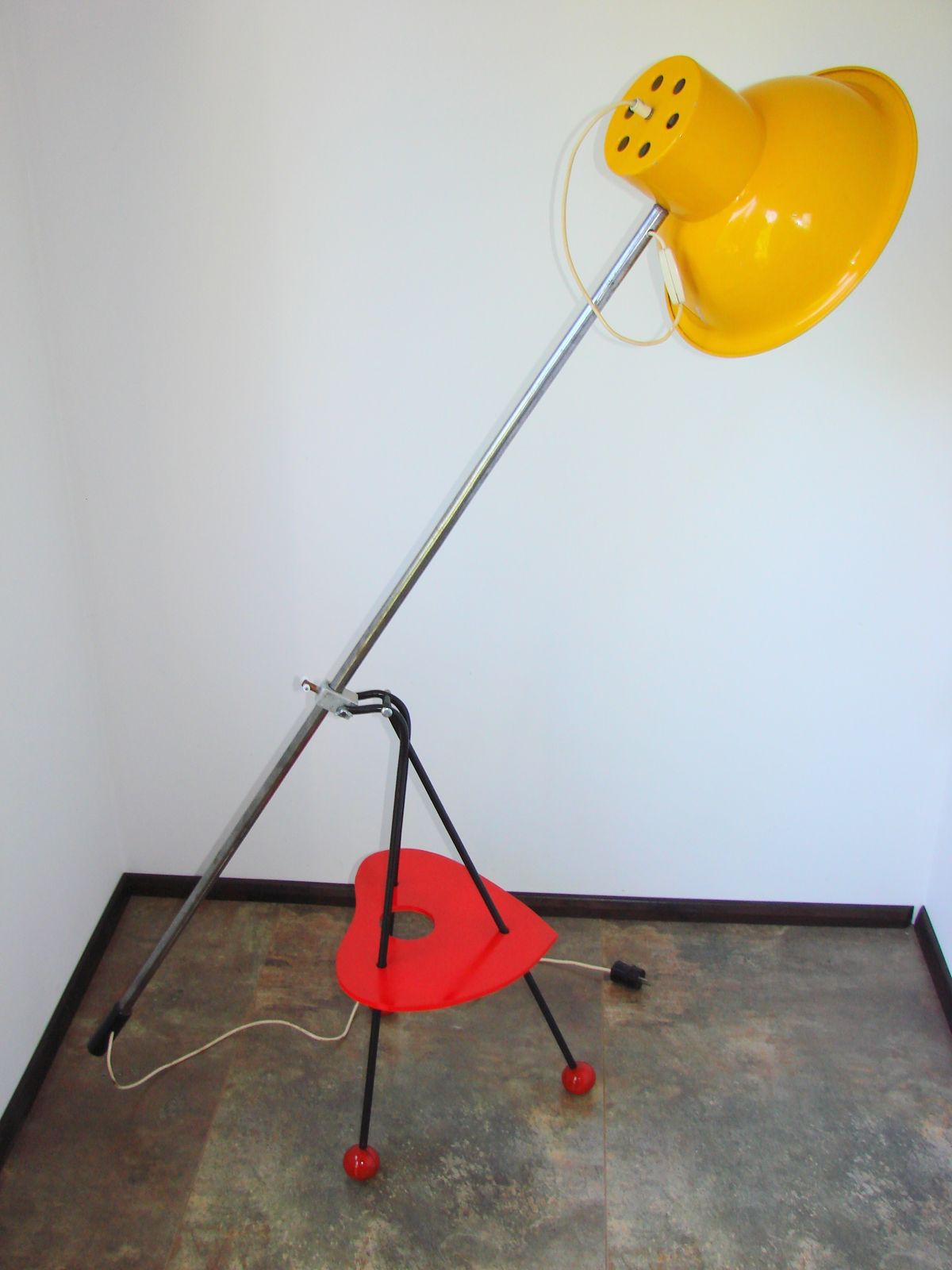 photo furniture Vloerlamp, Polen, jaren 1960.
