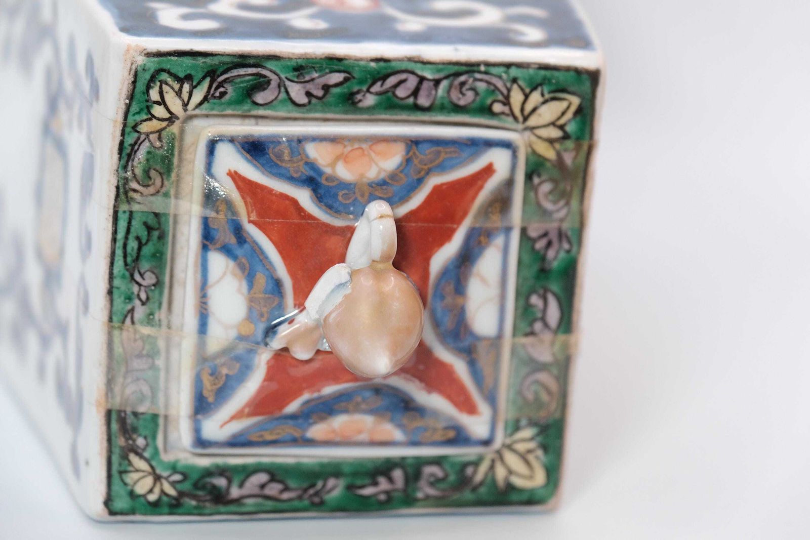 Paar antieke Japanse porseleinen waterverwarmer, gereticulleerd Imari-palet, doorbroken bloemvazen, Aziatisch keramiek verzamelaarsDecor photo vinterior