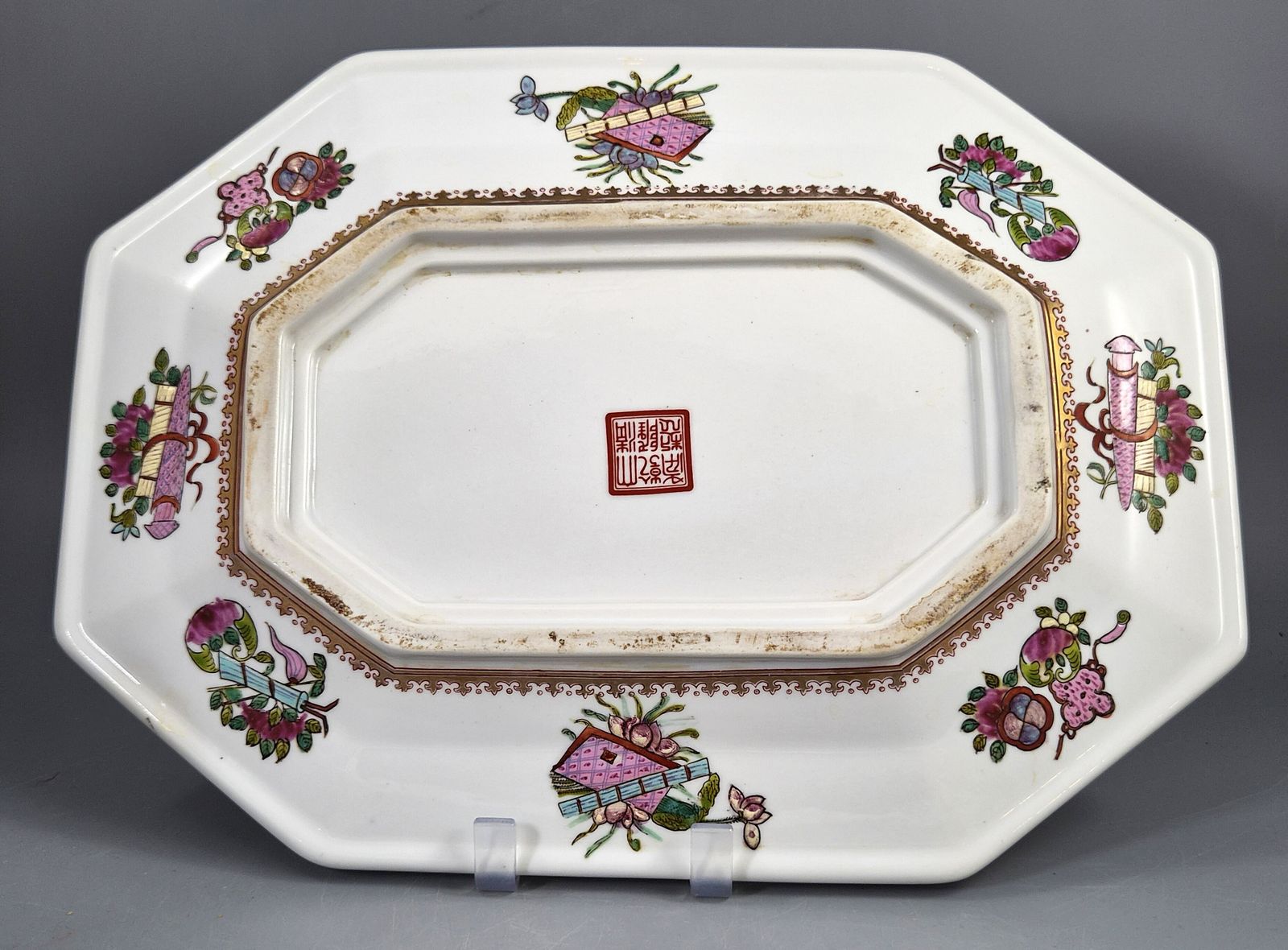 Chinees Famille Rose Octagonaal Dienblad, Tuinpaviljoenscène, Qianlong-merk, Begin 20e Eeuw