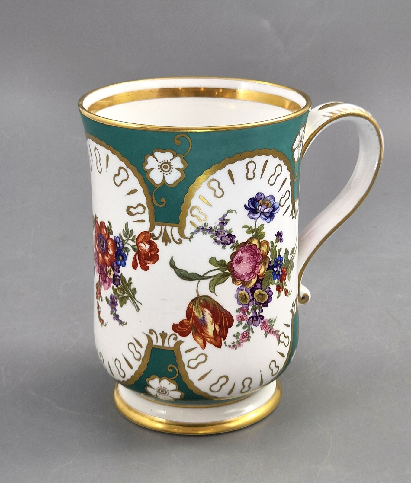 Antiek Frans Old Paris Porselein Kabinetsbeker, Sèvres-stijl Groene Fond, ca. 1850 photo buy
