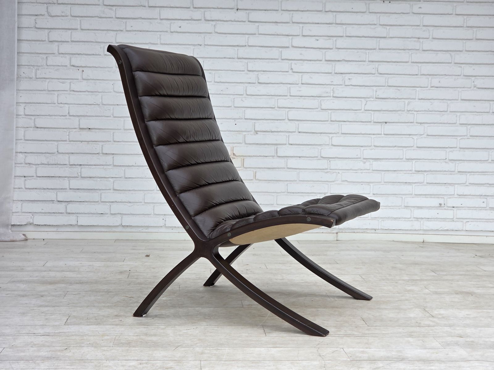 Jaren 1970, Deense fauteuil van Peter Hvidt & Orla Mølgaard voor Fritz Hansen. photo furniture