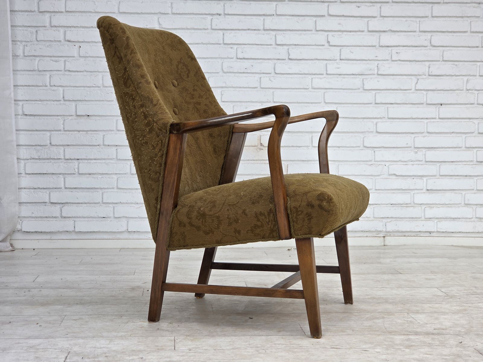 Ca. jaren 1960, Deense Vintage Fauteuil, Meubelwol, Beukenhout. photo furniture