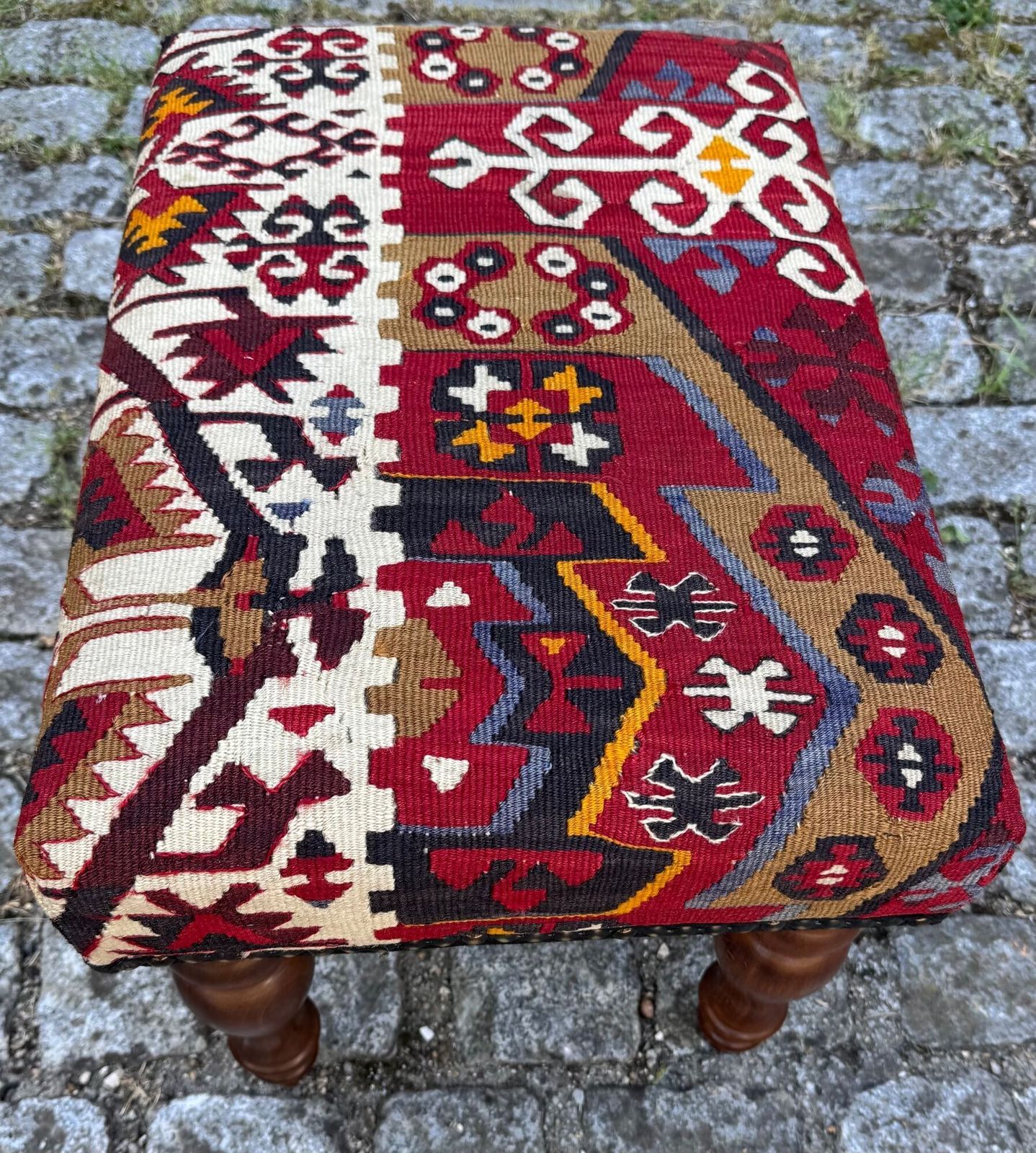 Kilim Beklede Kruk 0,53m x 0,37m x H0,38m photo Meubels