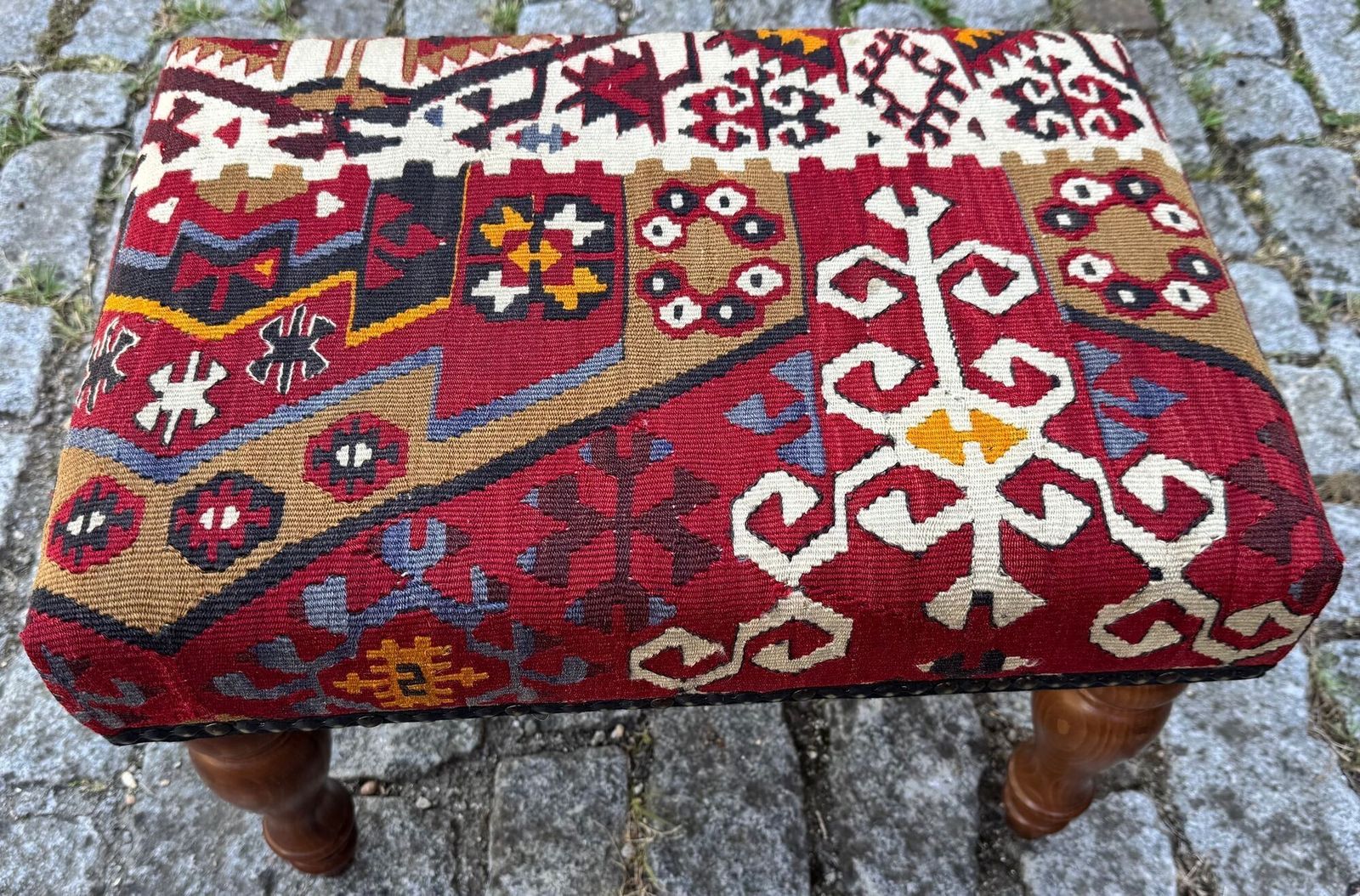 Kilim Beklede Kruk 0,53m x 0,37m x H0,38m photo 390.0