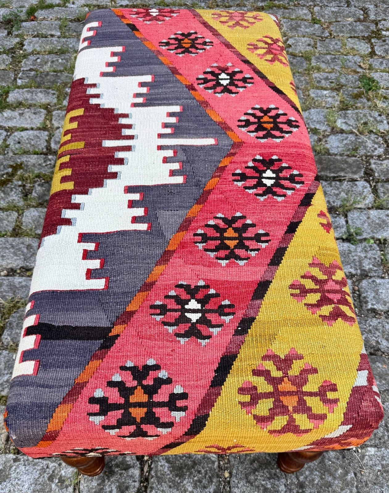 Kilim Beklede Kruk 1,03m X 0,47m X H0,40m photo Meubels