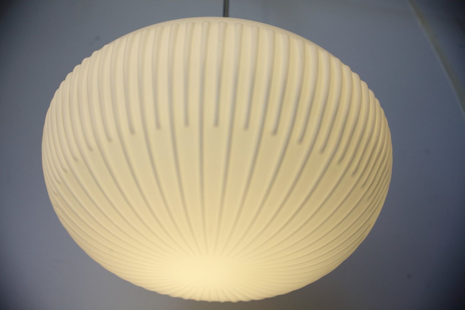 Verlichting Mid-Century Opaal en Chroom Hanglamp van Karel Volf, jaren 1970 photo