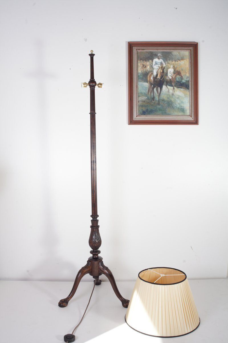 Vloerlamp in Georgische stijl, eind 19e eeuw photo vintage