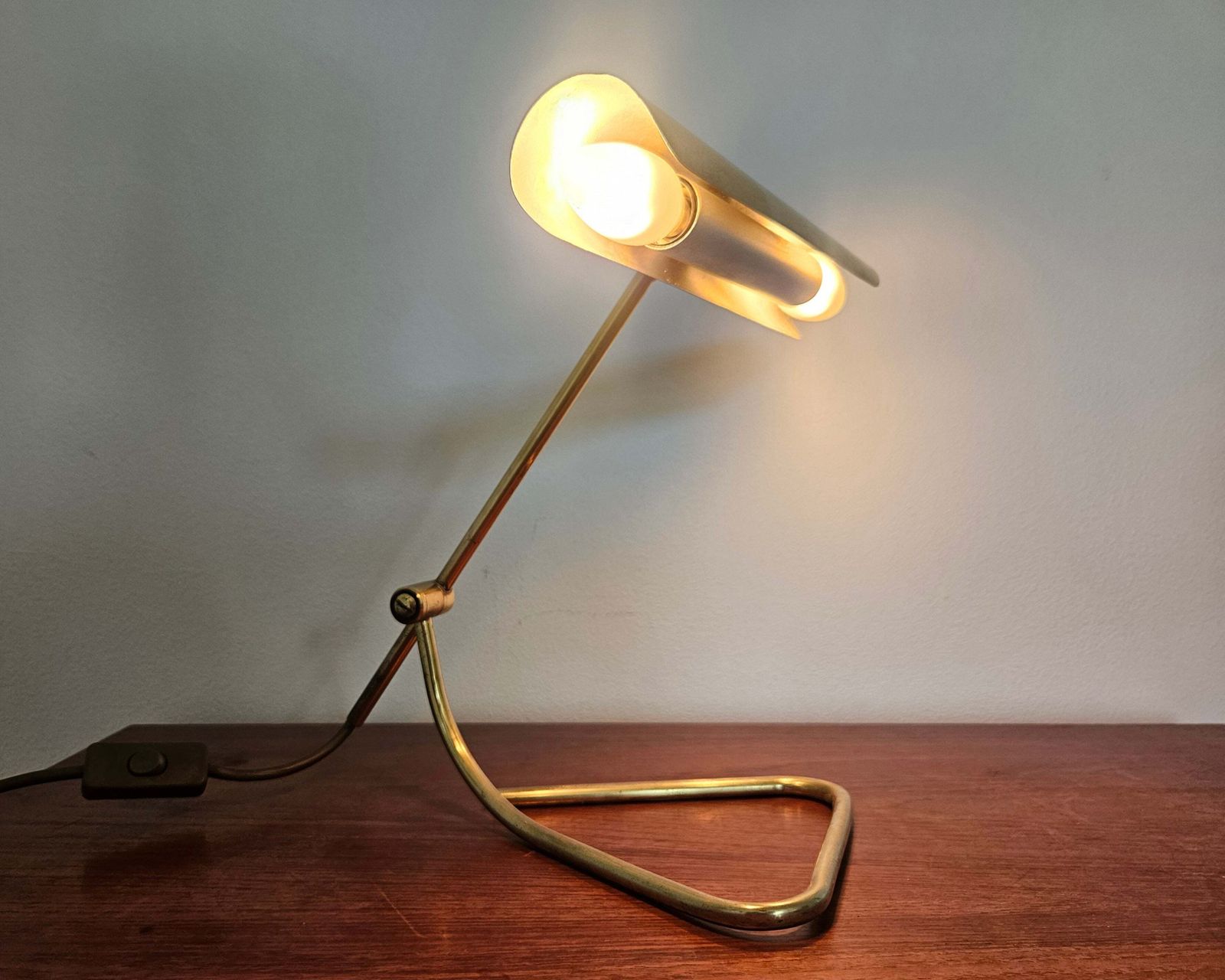 Zeldzame Mid-Century Messing Tafel- of Bureaulamp Omi, Kantoor of Bank, Duitsland, jaren 1970 photo vintage