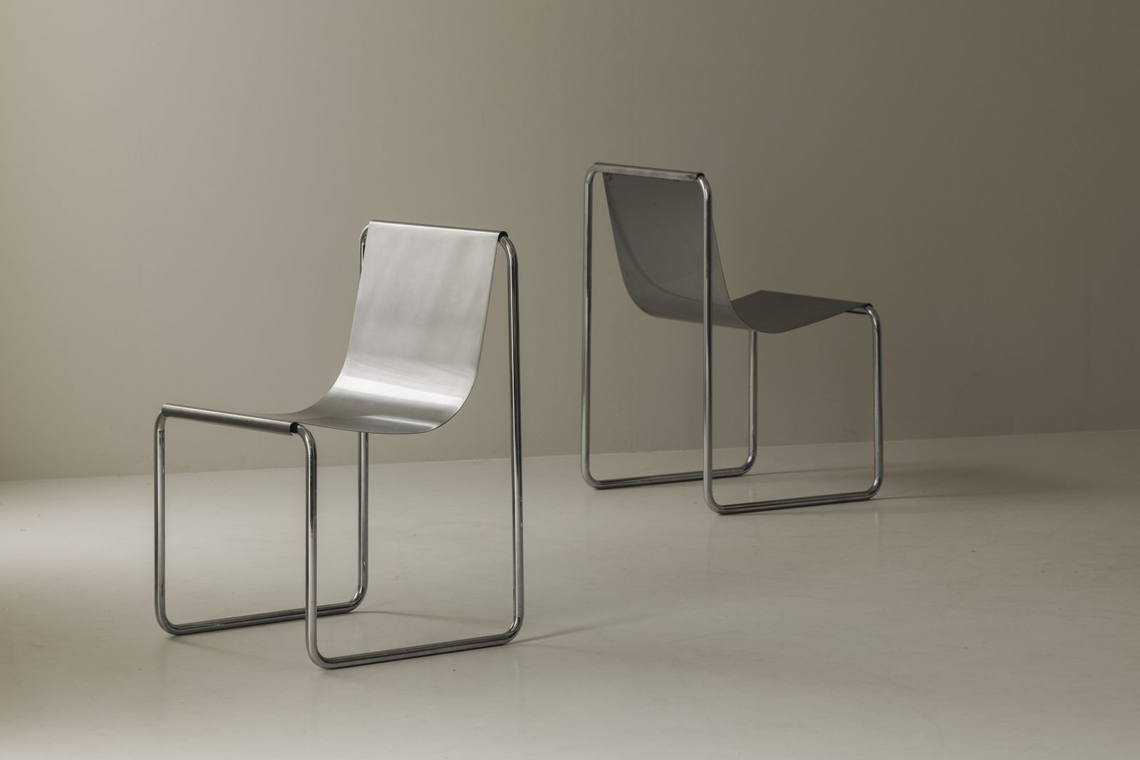 Zeer zeldzame set van vier eetkamerstoelen van Patrick Gingembre, Frankrijk jaren 1960 photo Meubels