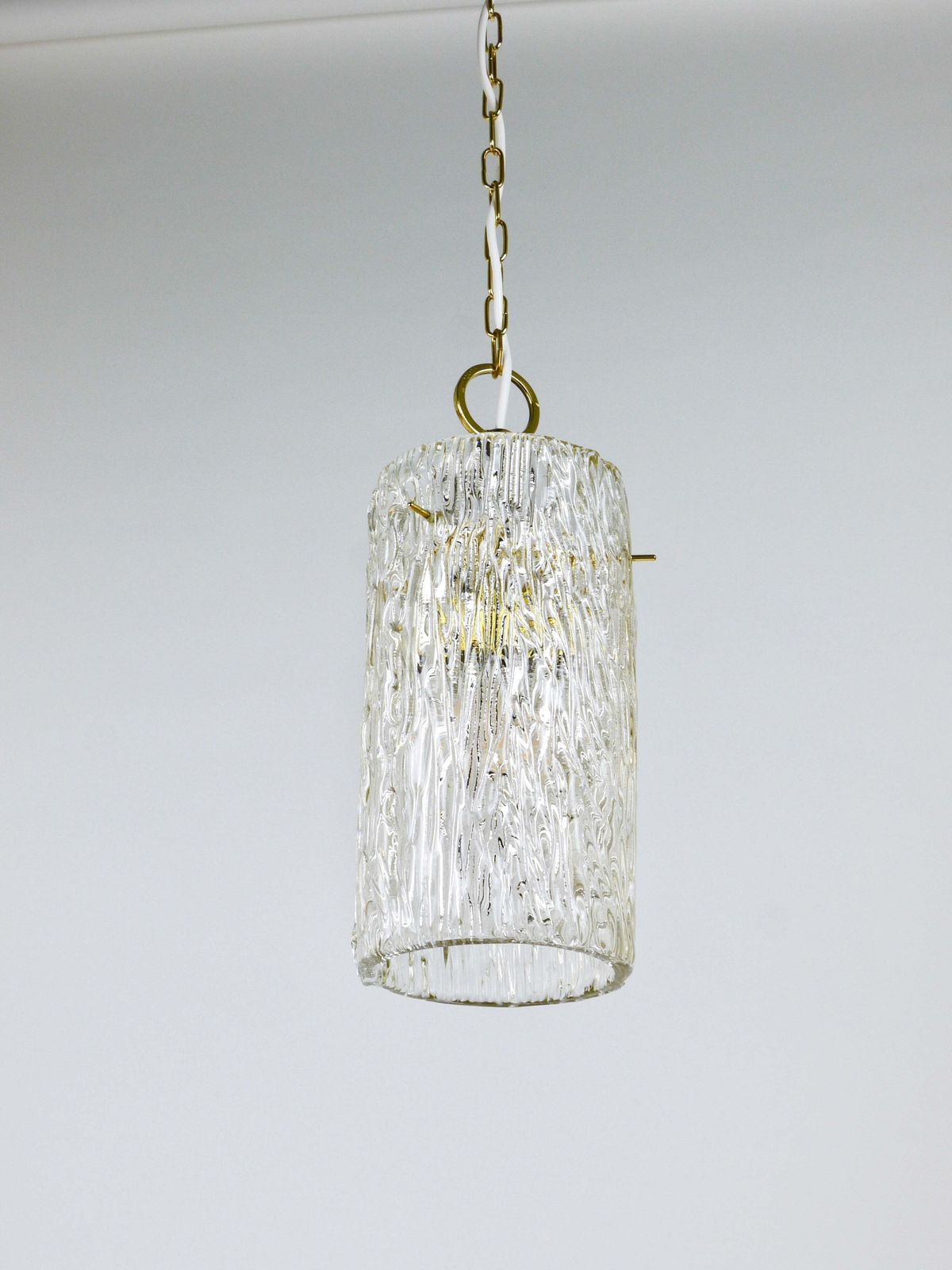 J.T. Kalmar Vienna Mid-Century Getextureerd Glas Buis Messing Hanglamp, Oostenrijk photo buy