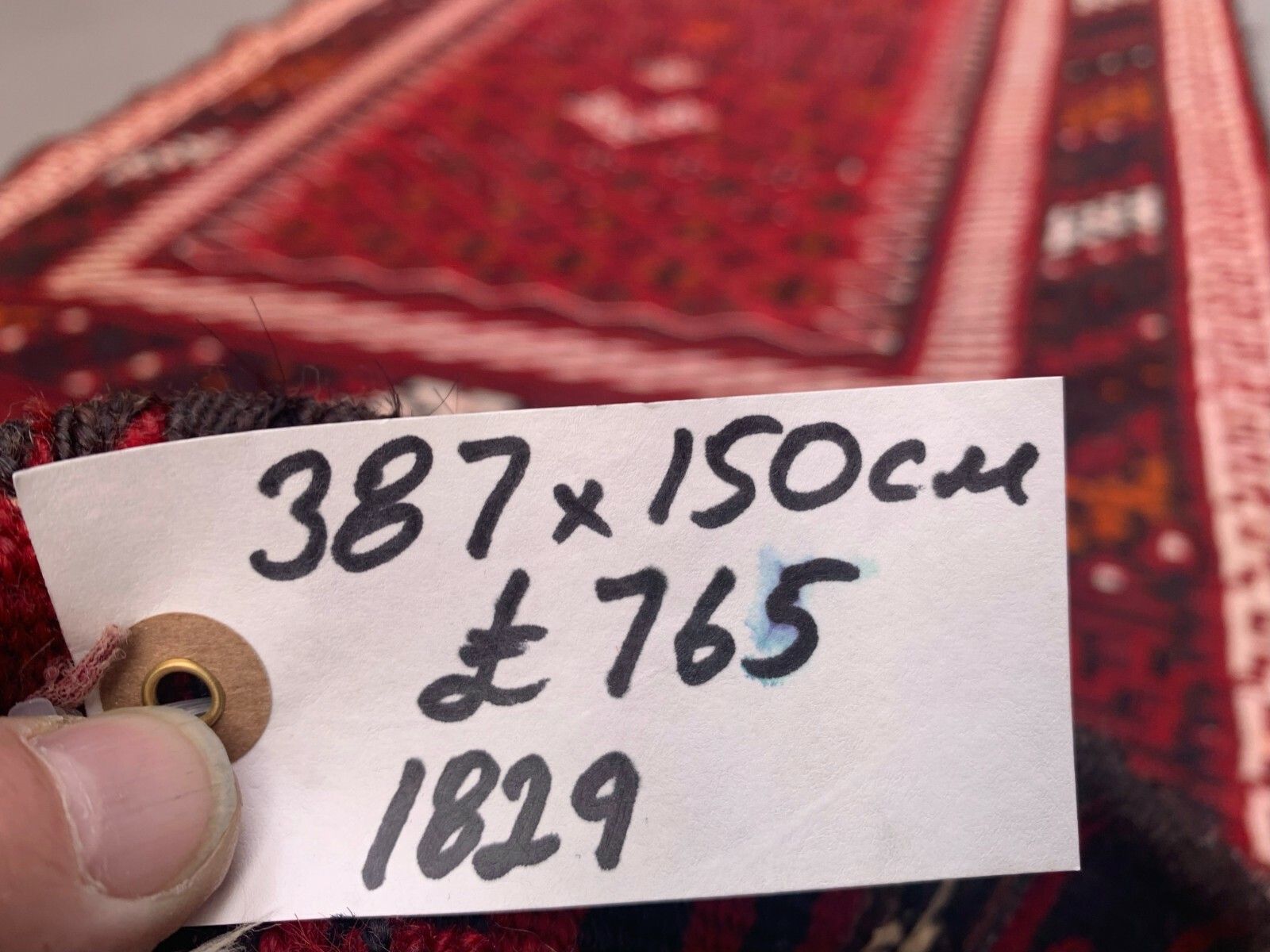 photo for sale Vintage Kilim 387x150 cm Wollen Kelim Tapijt Grote Brede Loper Rood, Zwart