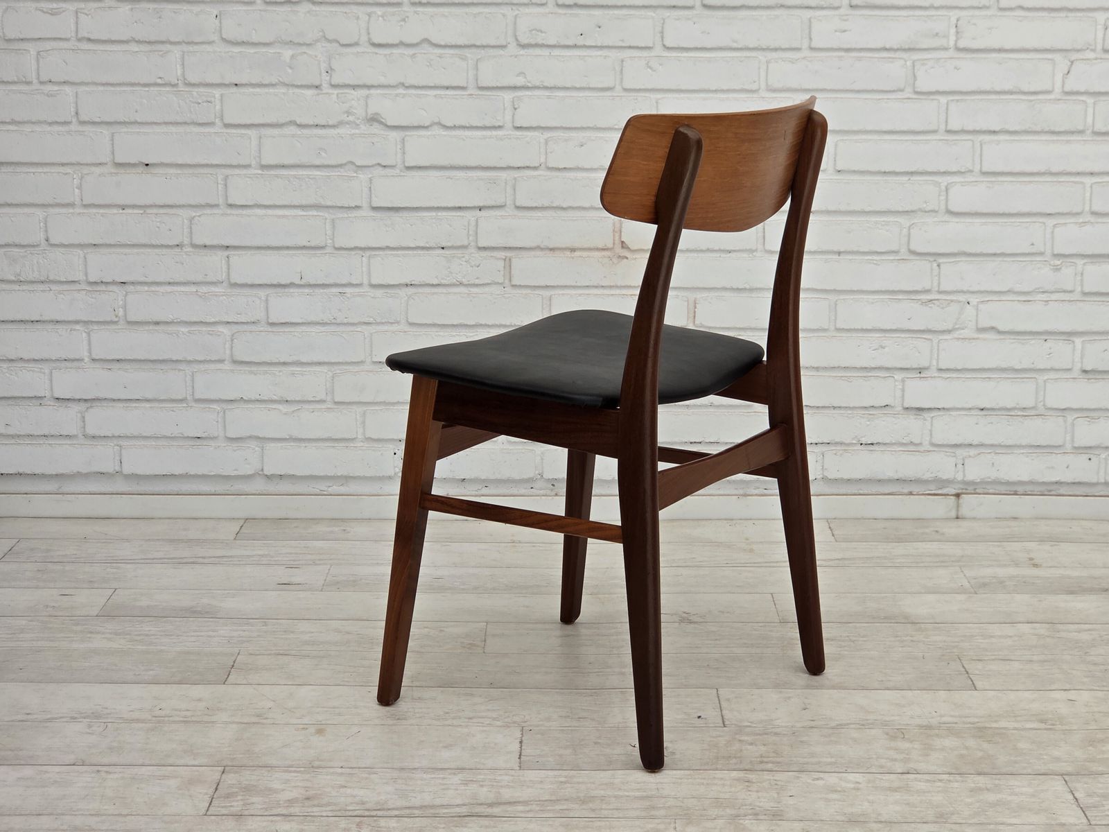 photo buy 1970s, Set Of 4 Danish Dining Chairs By Findahl Møbelfabrik, Teak Wood.