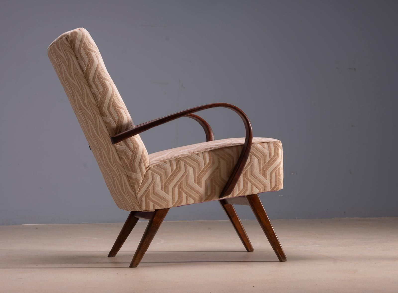 1789.0 Restored Bentwood Armchairs By Jaroslav šmídek, Pair, Czechoslovakia, New Beige Patterned Upholstery, 61 × 82 × 81 Cm photo