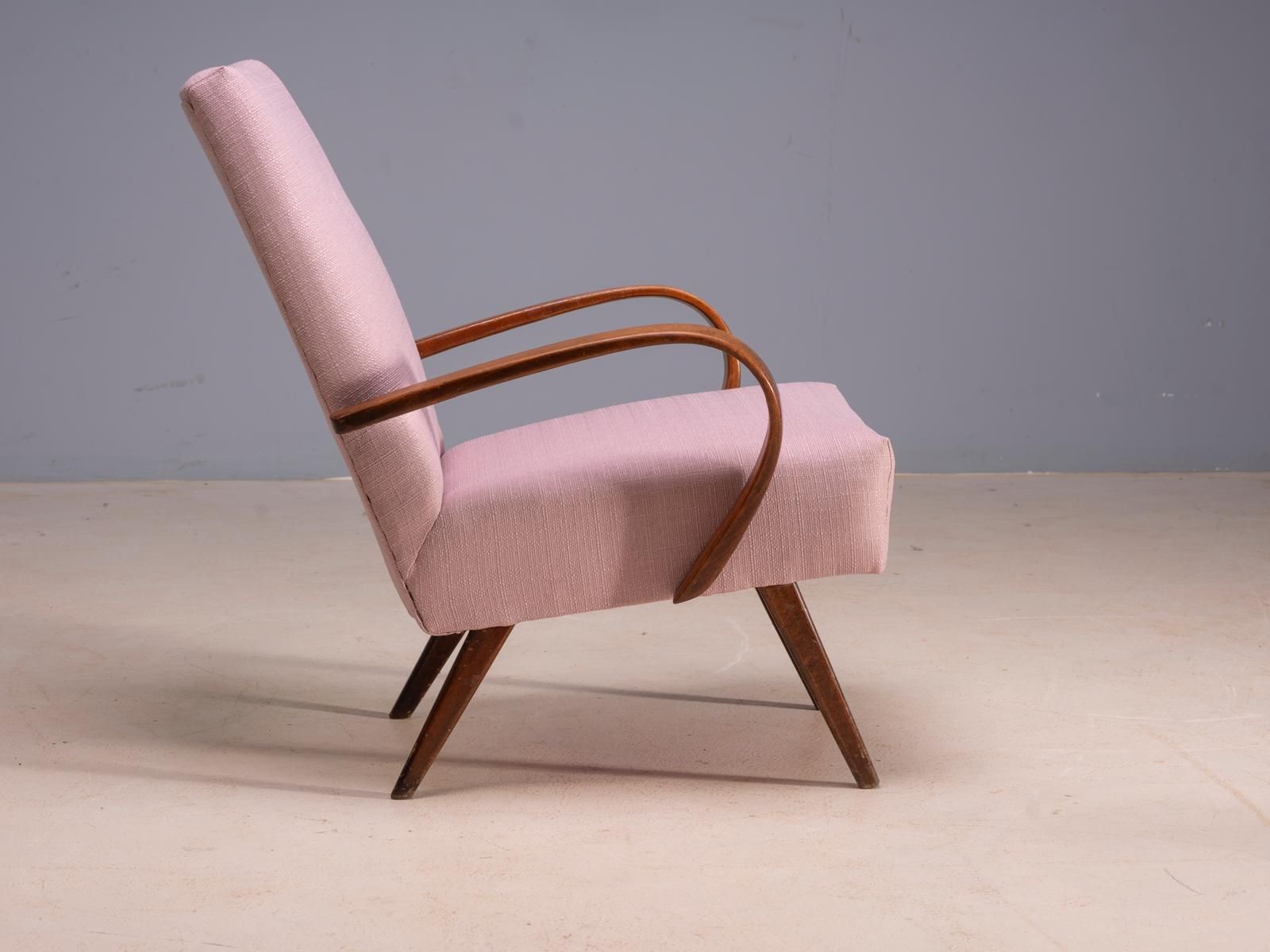 Gerestaureerde Bentwood fauteuils van Jaroslav Šmídek, paar, Tsjecho-Slowakije, nieuwe roze bekleding, 61 × 82 × 81 cm photo for sale