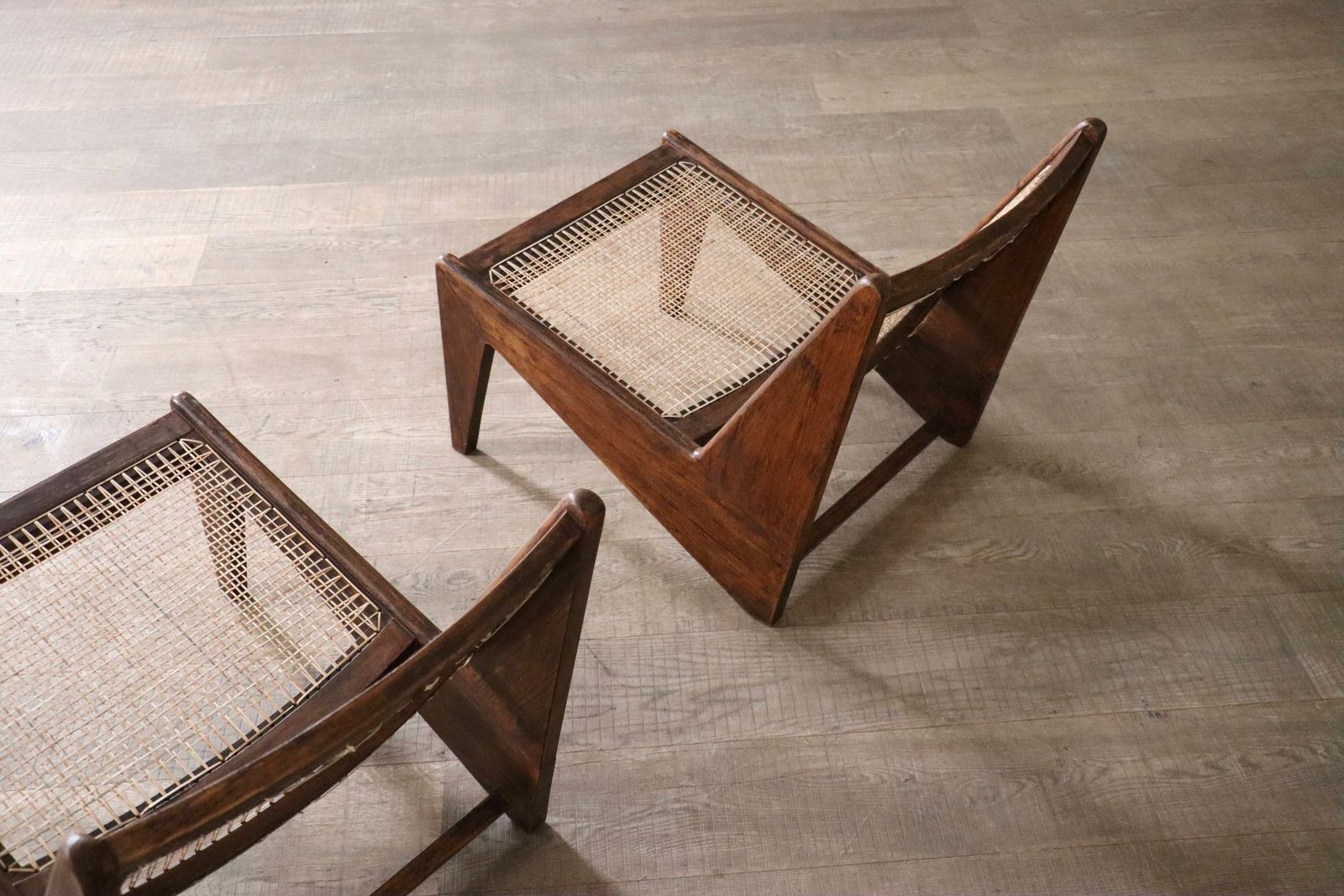 Meubels Pierre Jeanneret Kangaroo Chairs Pj Si 59, India, 1955 photo